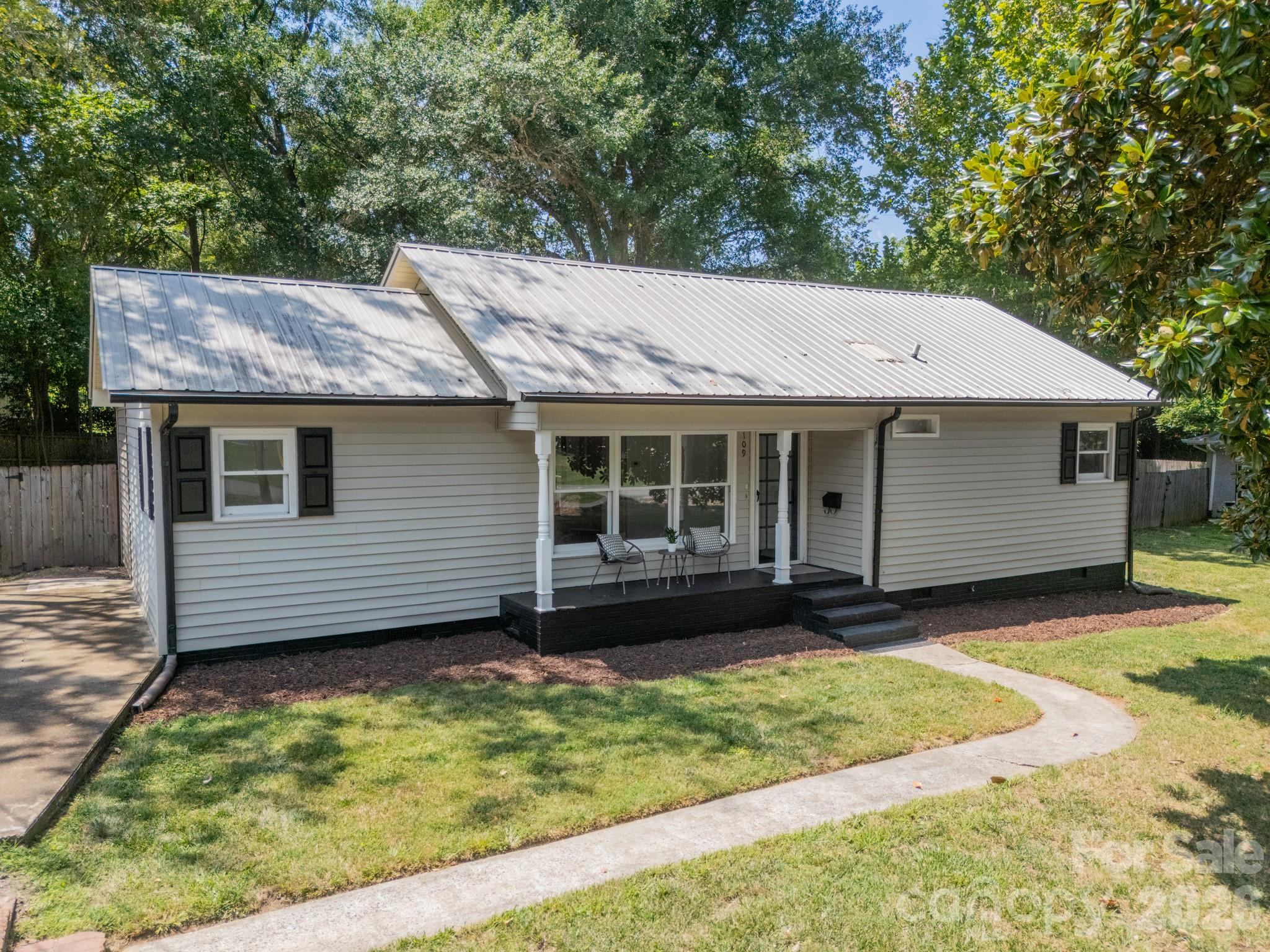 109 W Leroy Street — Fort Mill