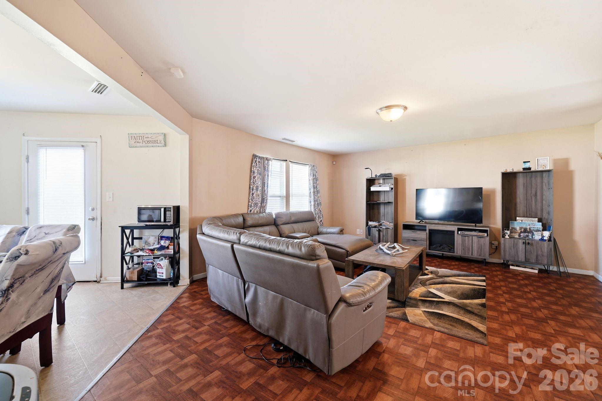 4411 Palustris Court — Charlotte