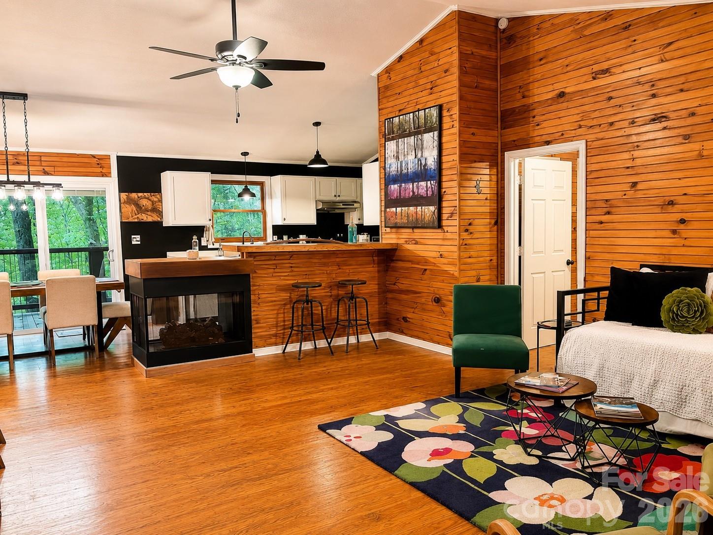 721 Bear Creek Lane — Saluda