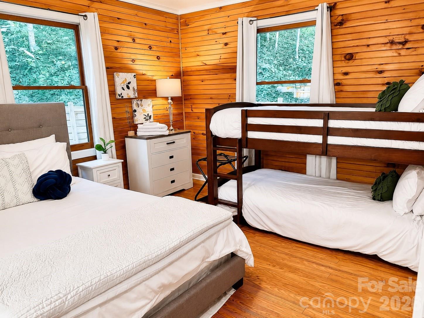 721 Bear Creek Lane — Saluda