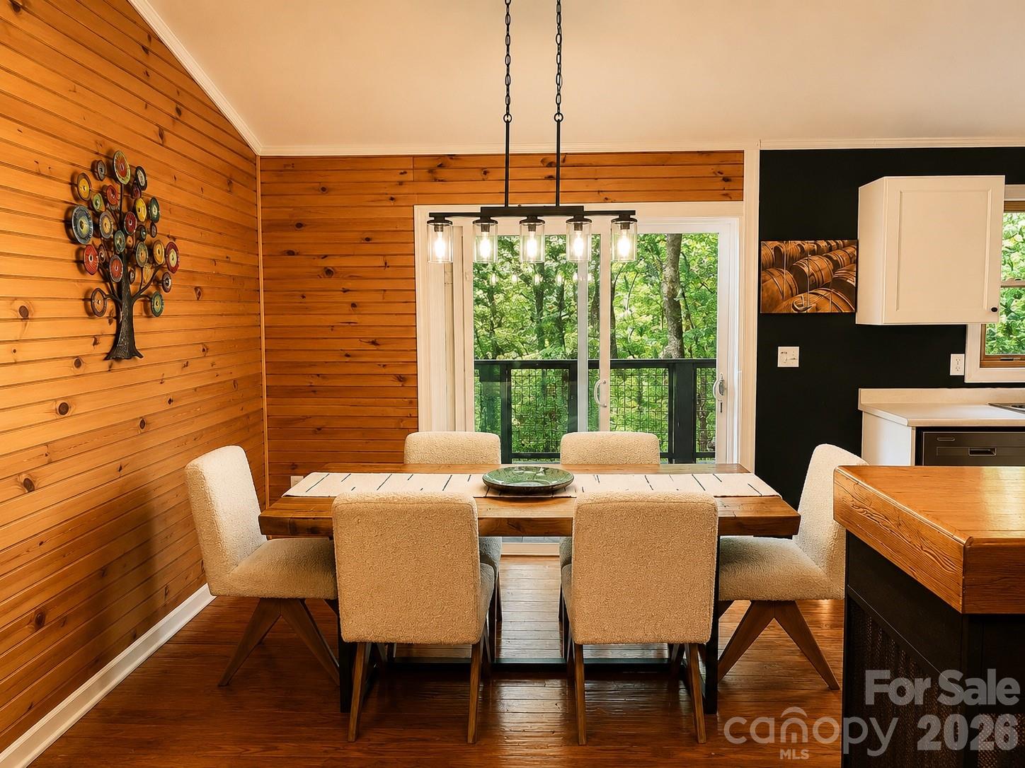 721 Bear Creek Lane — Saluda