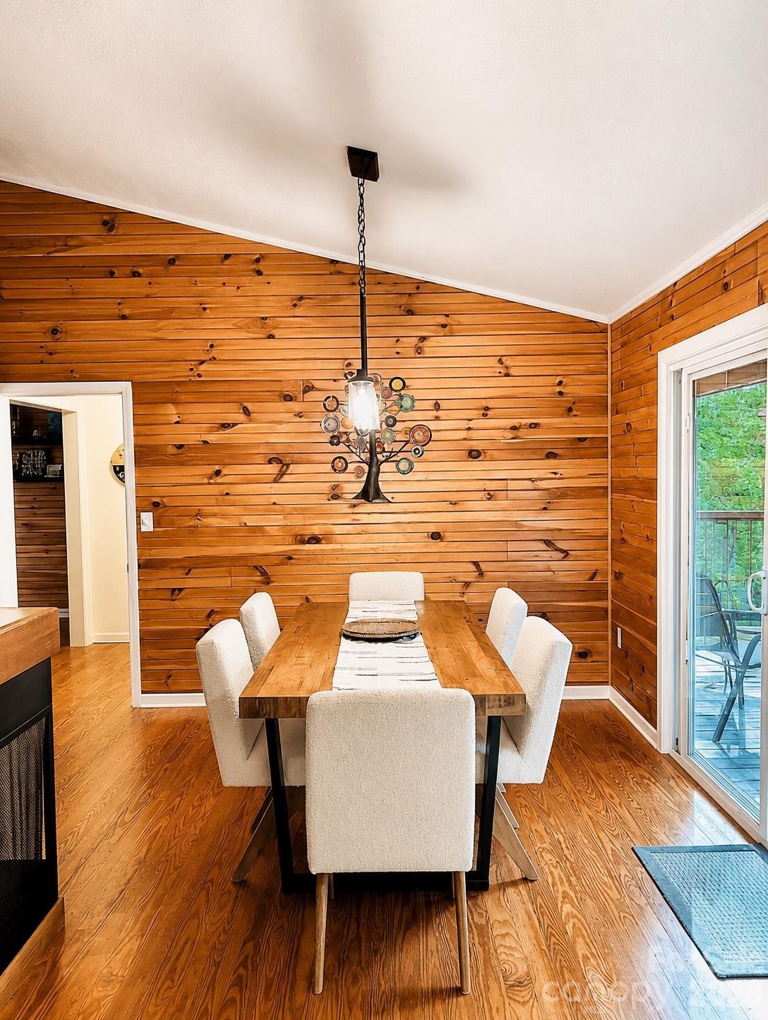 721 Bear Creek Lane — Saluda