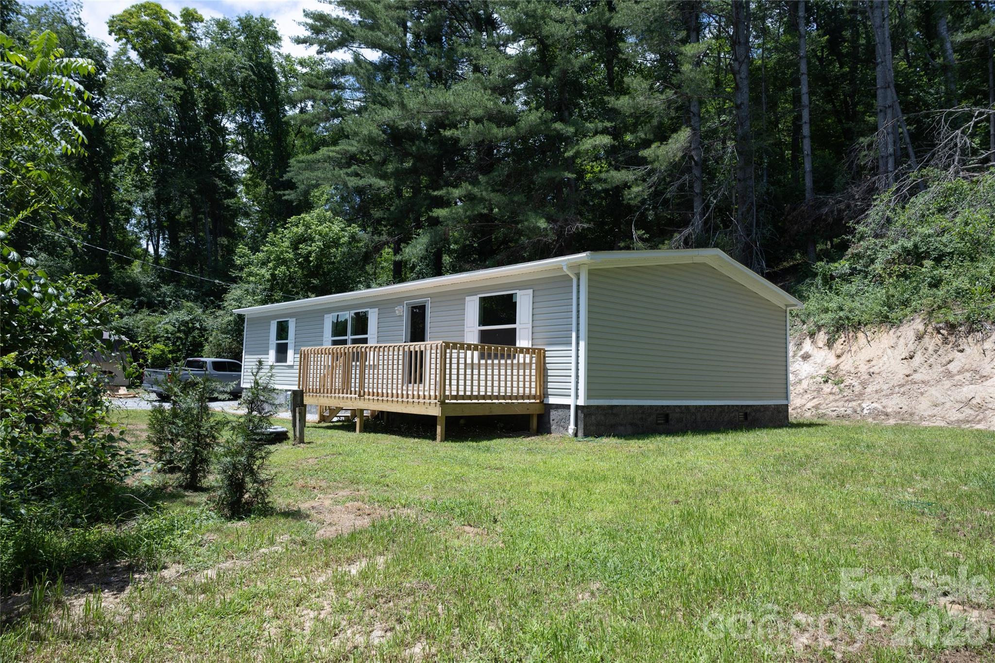 157 Berry Street — Spruce Pine