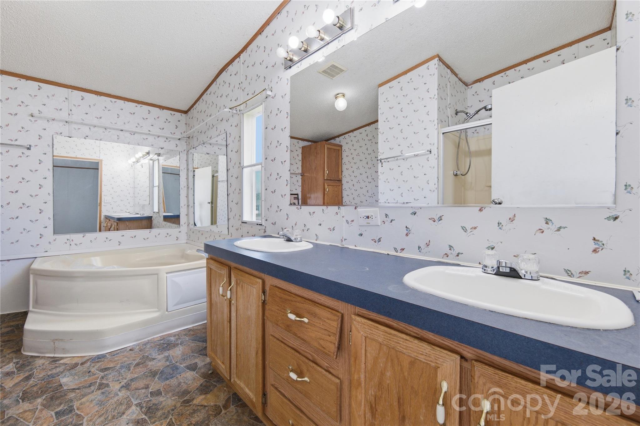 2299 Dellinger Drive — Newton