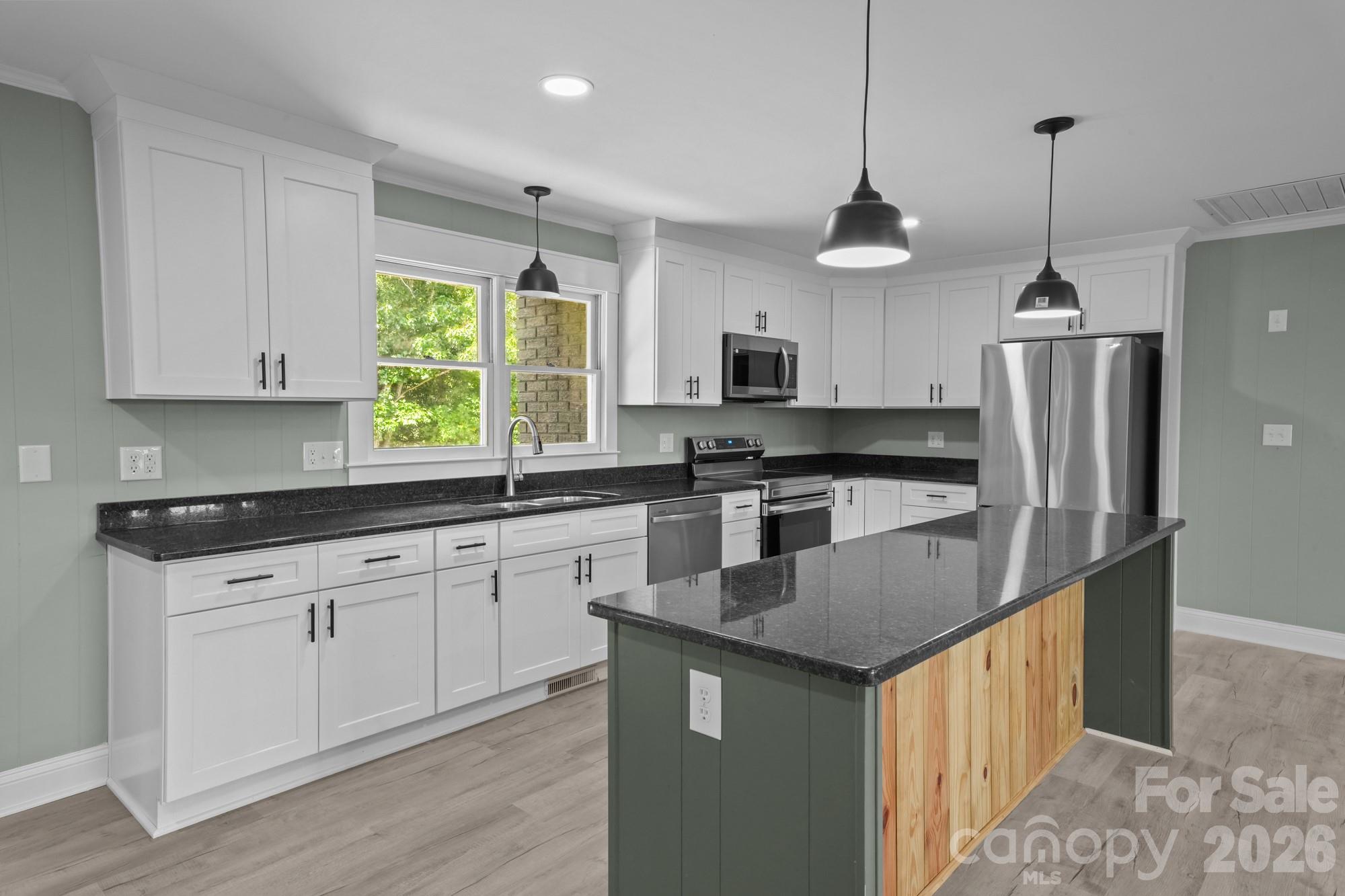 1411 W V Thompson Road — Rutherfordton