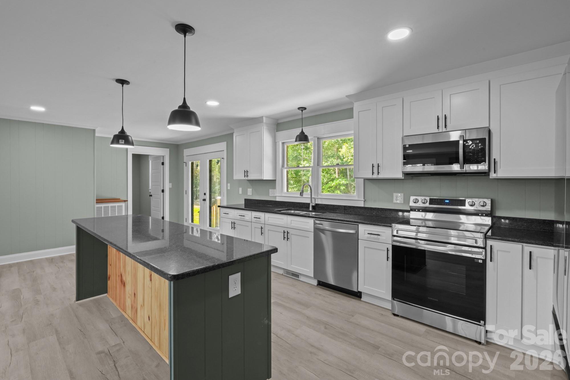 1411 W V Thompson Road — Rutherfordton
