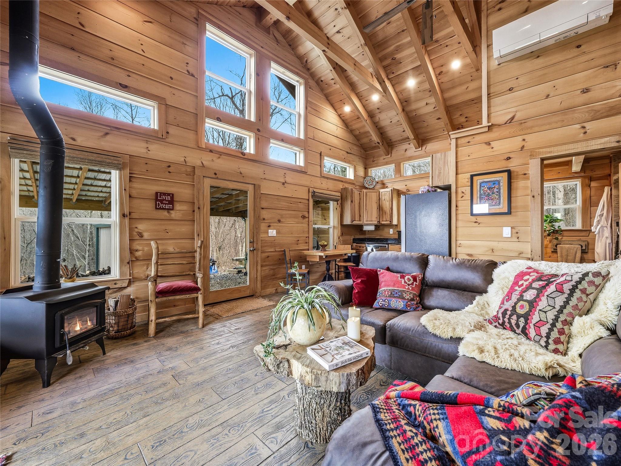 131 White Oak Way — Hot Springs
