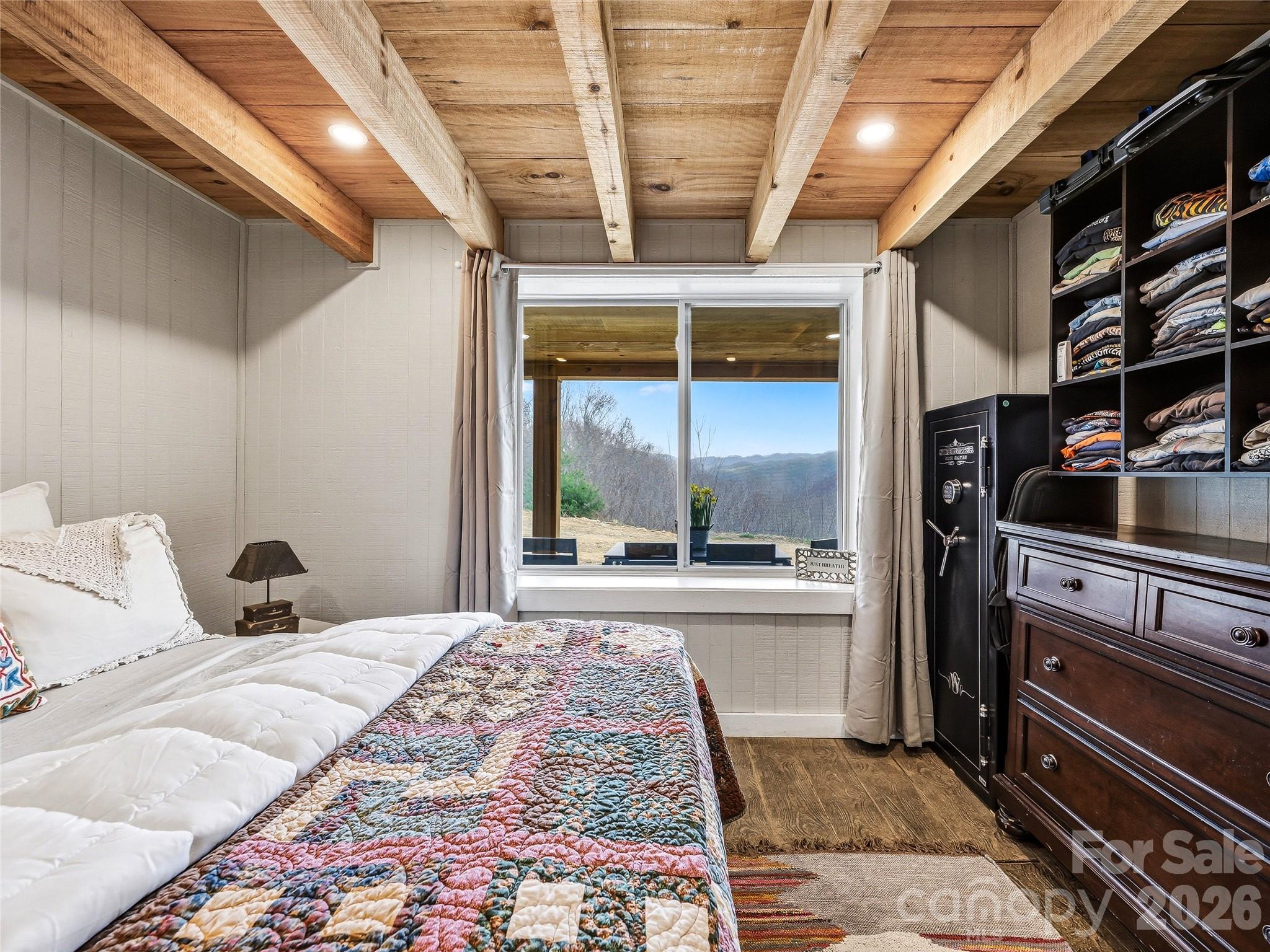 131 White Oak Way — Hot Springs