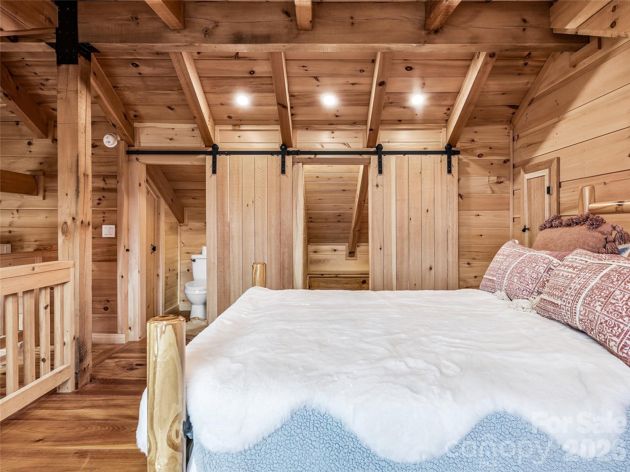 131 White Oak Way — Hot Springs