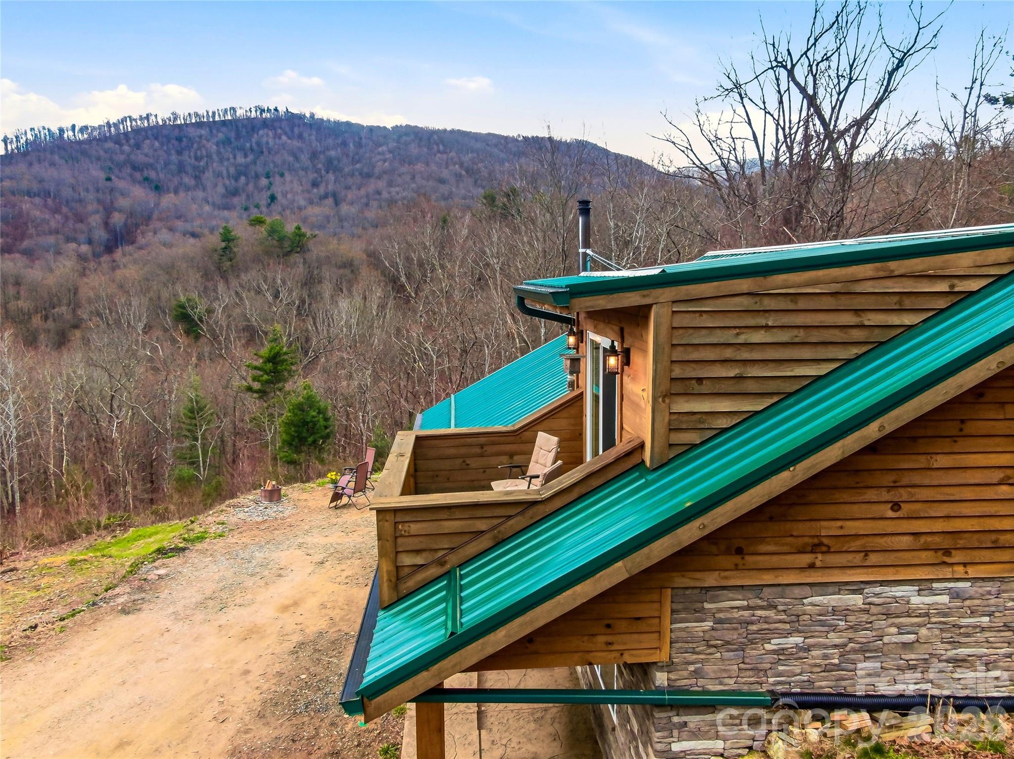 131 White Oak Way — Hot Springs