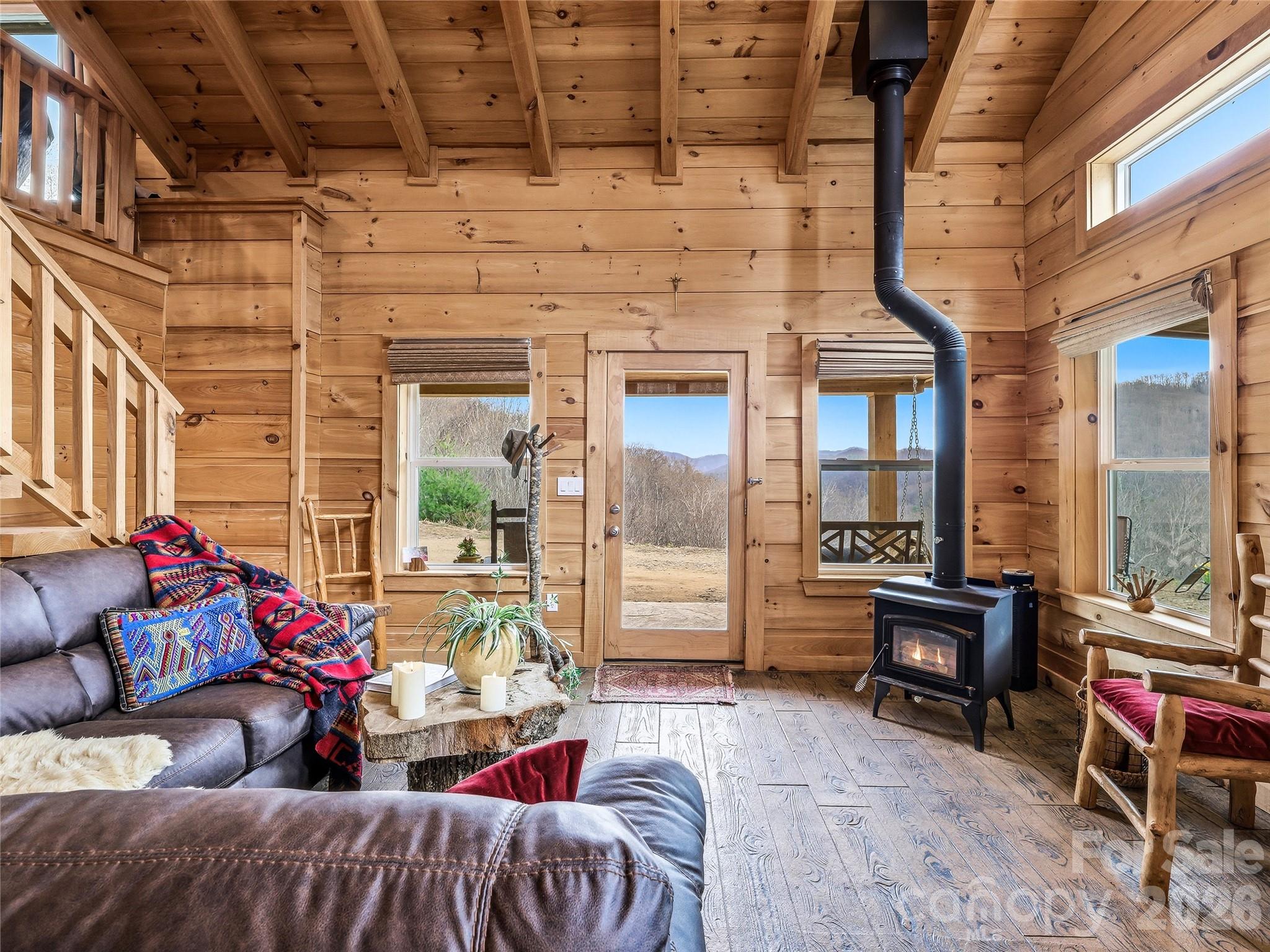 131 White Oak Way — Hot Springs