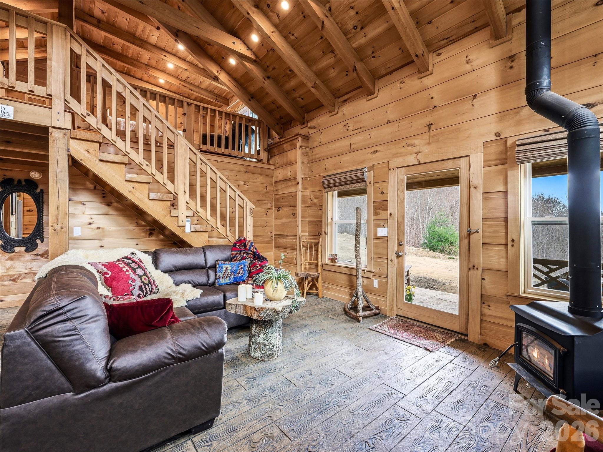 131 White Oak Way — Hot Springs