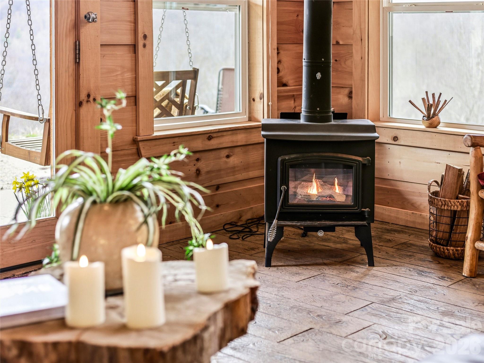 131 White Oak Way — Hot Springs