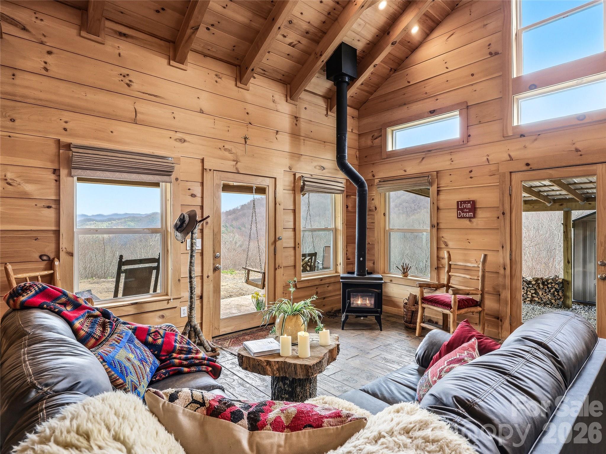 131 White Oak Way — Hot Springs