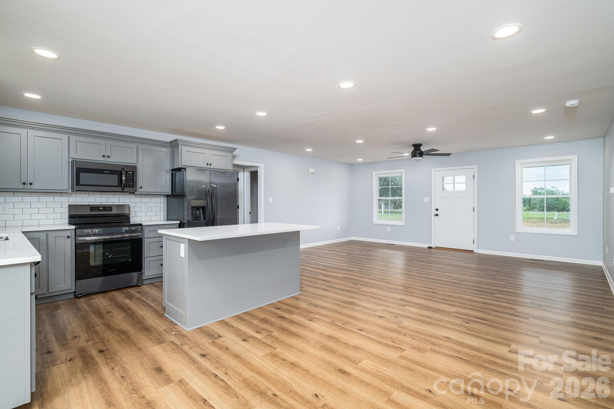 307 Northbrook III School Road — Vale