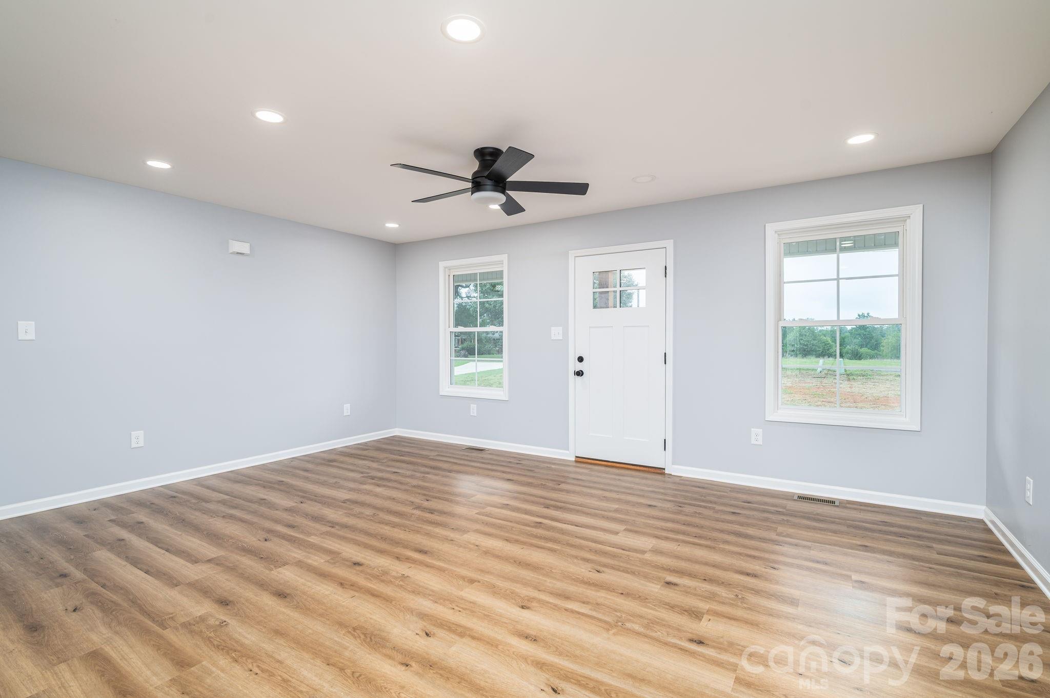 307 Northbrook III School Road — Vale