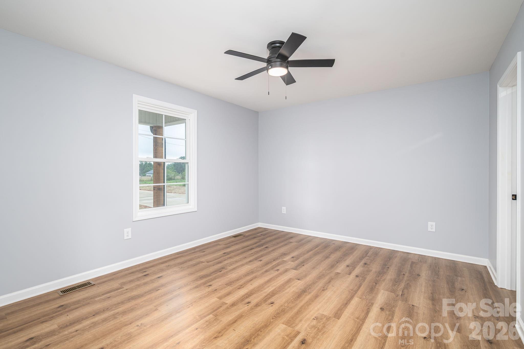 307 Northbrook III School Road — Vale