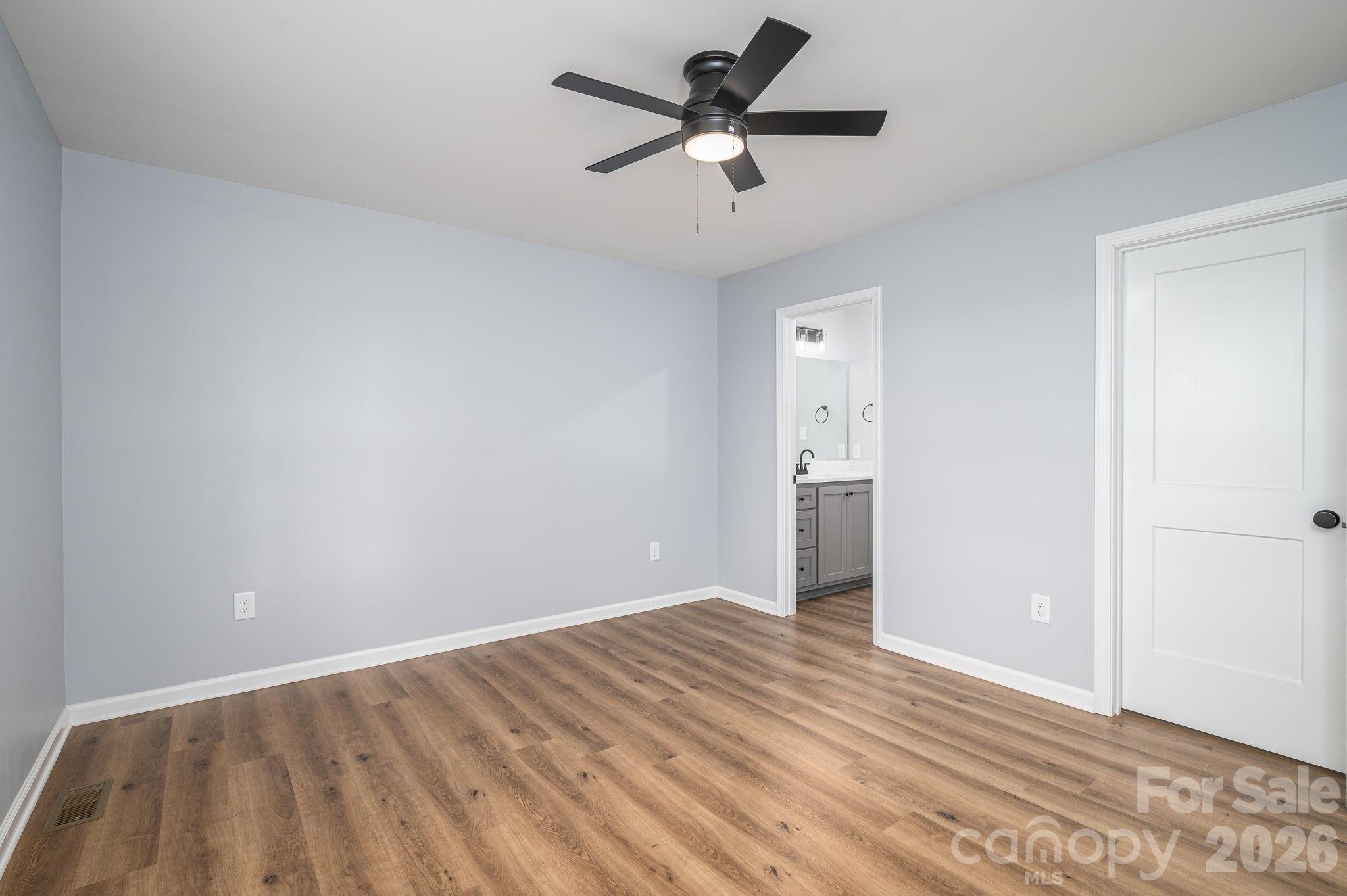 307 Northbrook III School Road — Vale