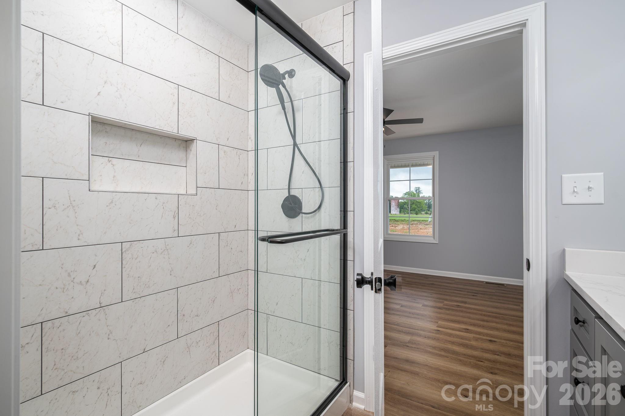 307 Northbrook III School Road — Vale