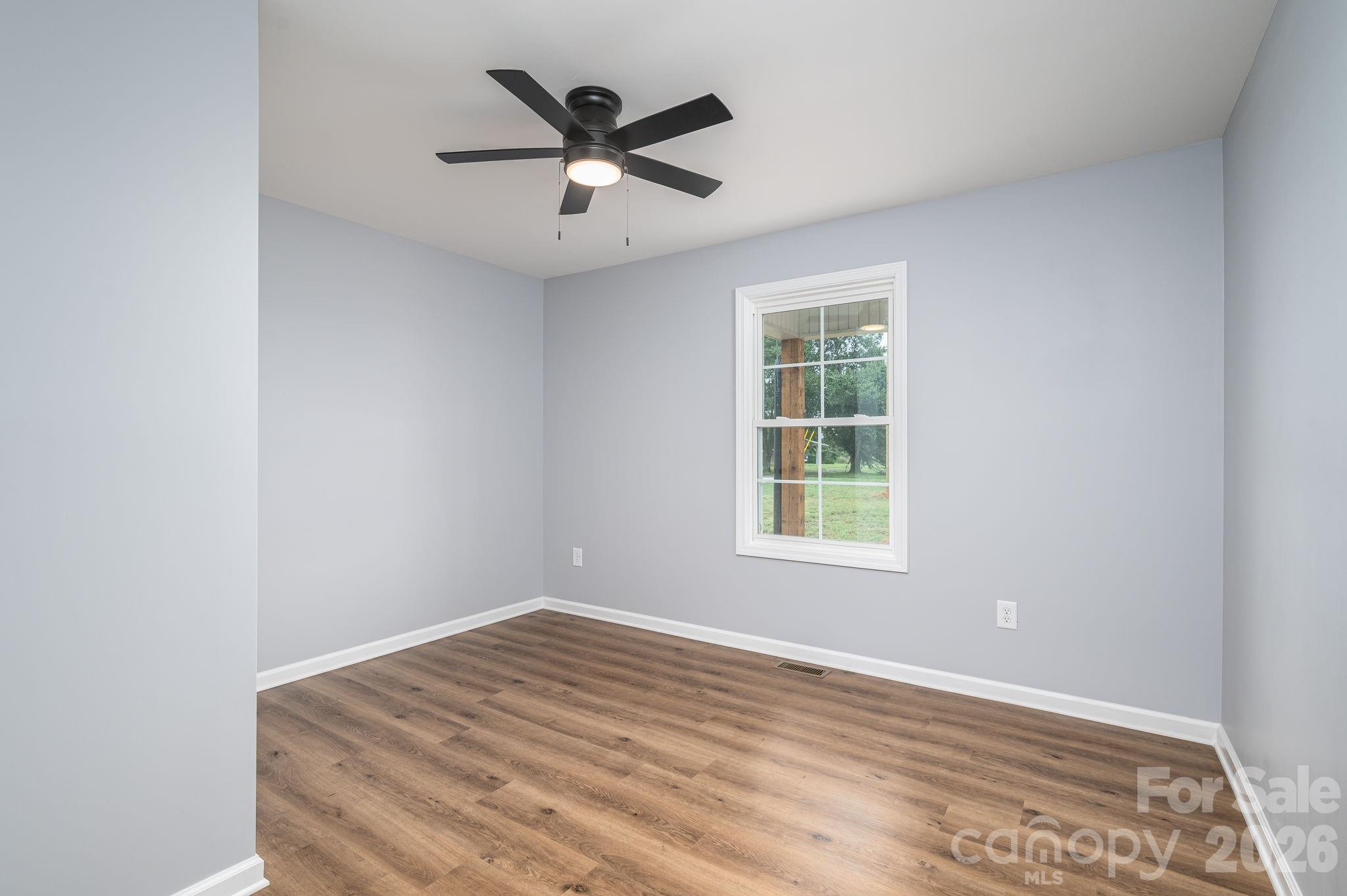 307 Northbrook III School Road — Vale