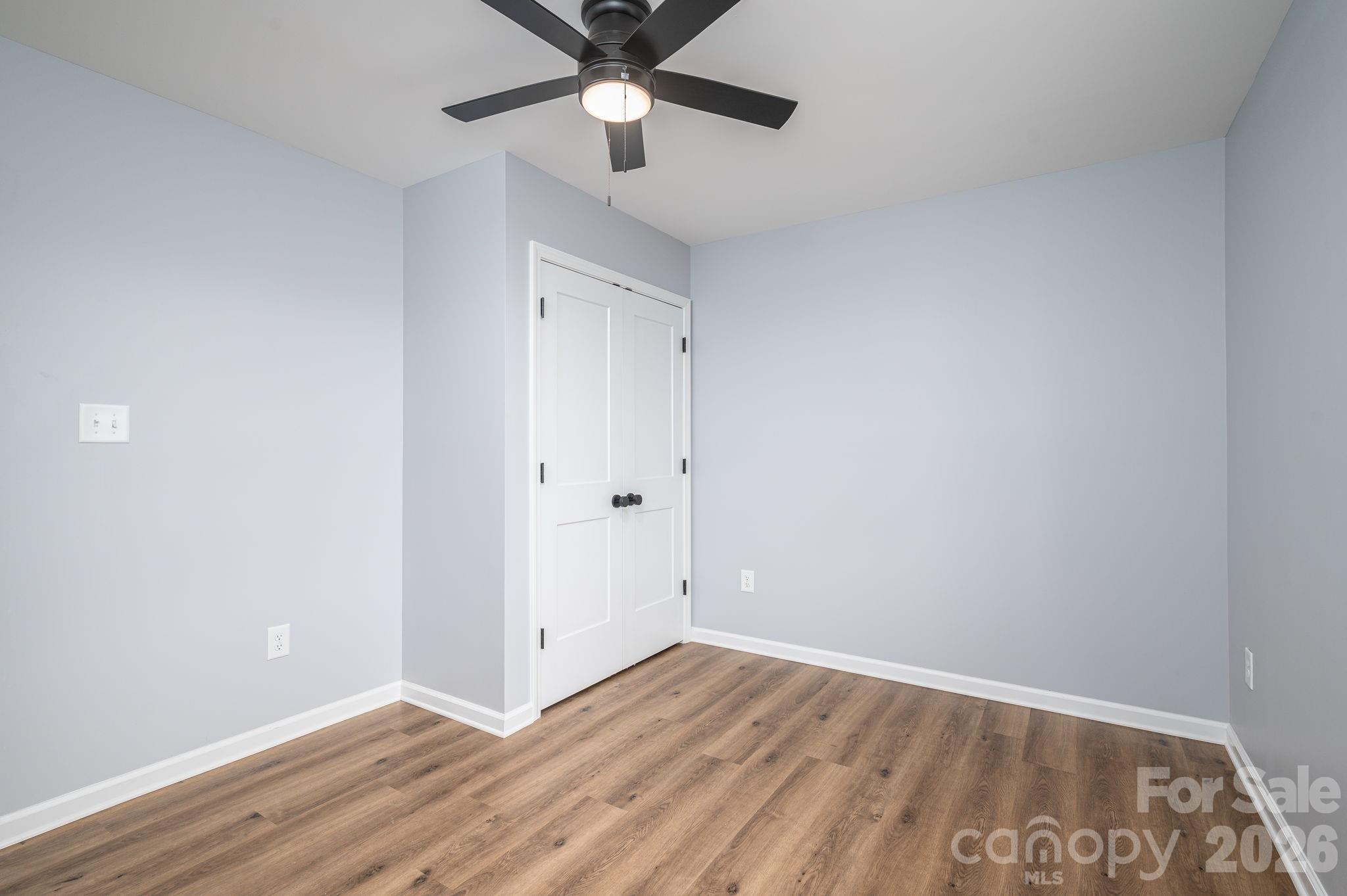 307 Northbrook III School Road — Vale