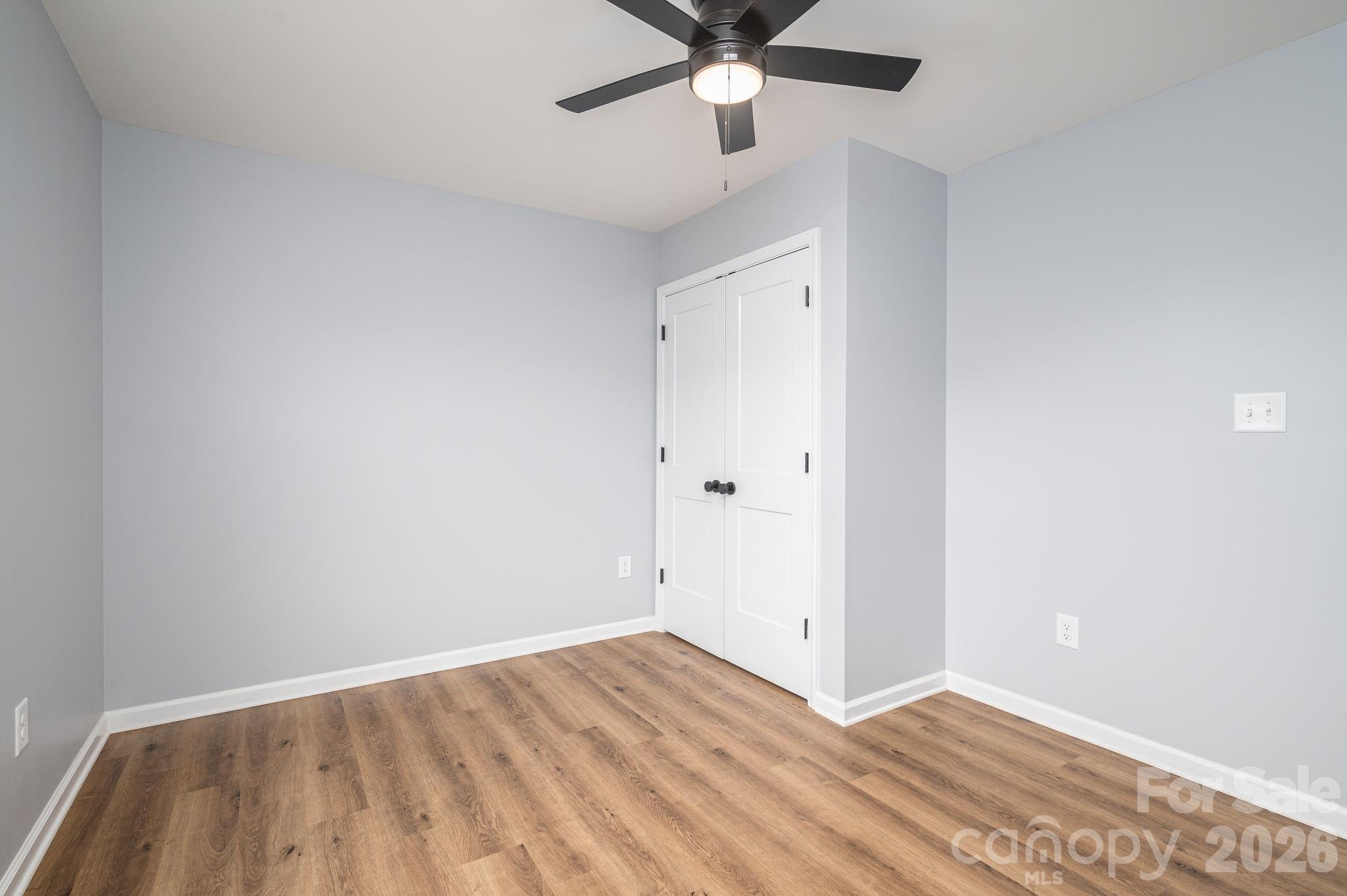 307 Northbrook III School Road — Vale