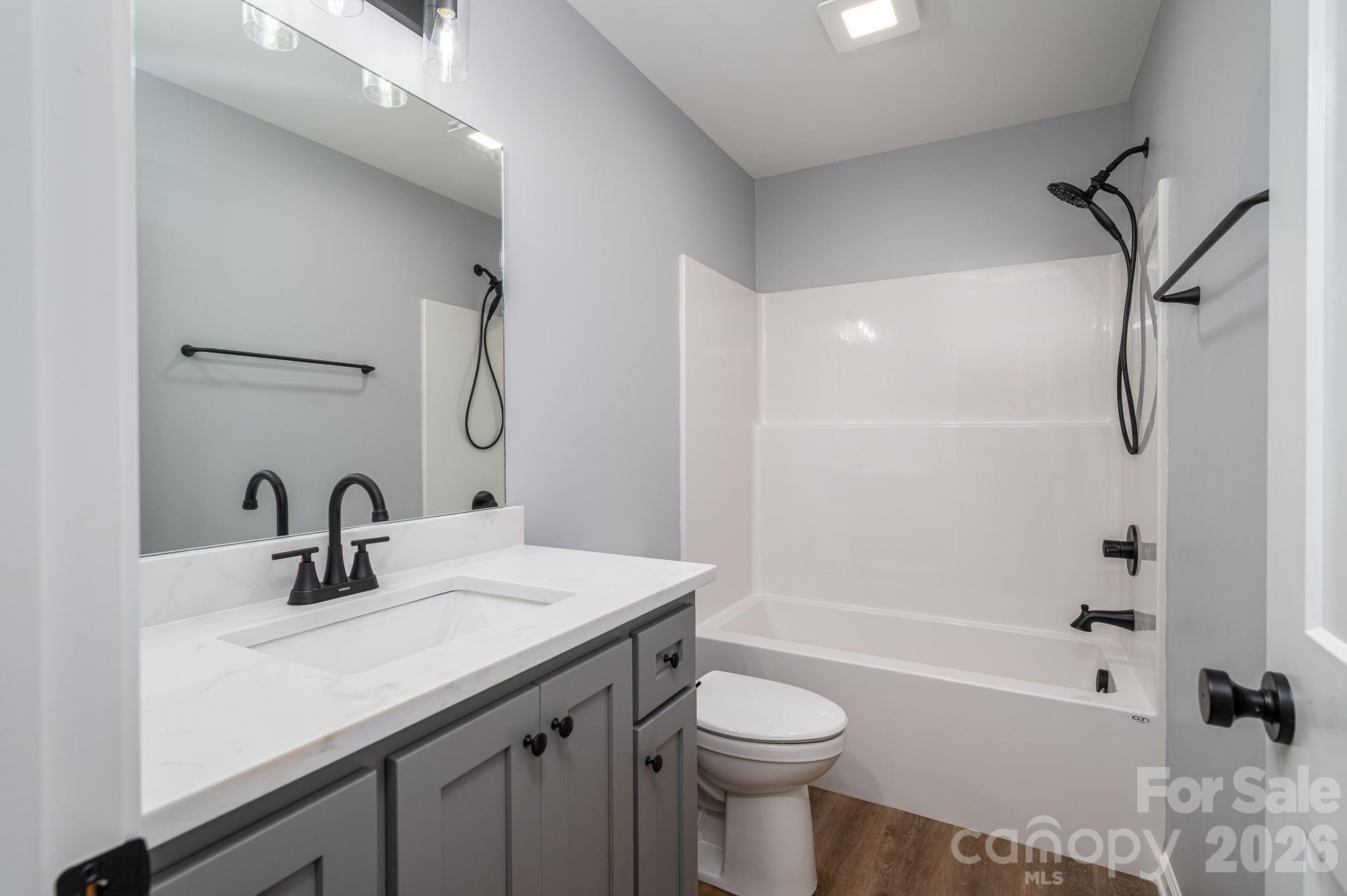 307 Northbrook III School Road — Vale
