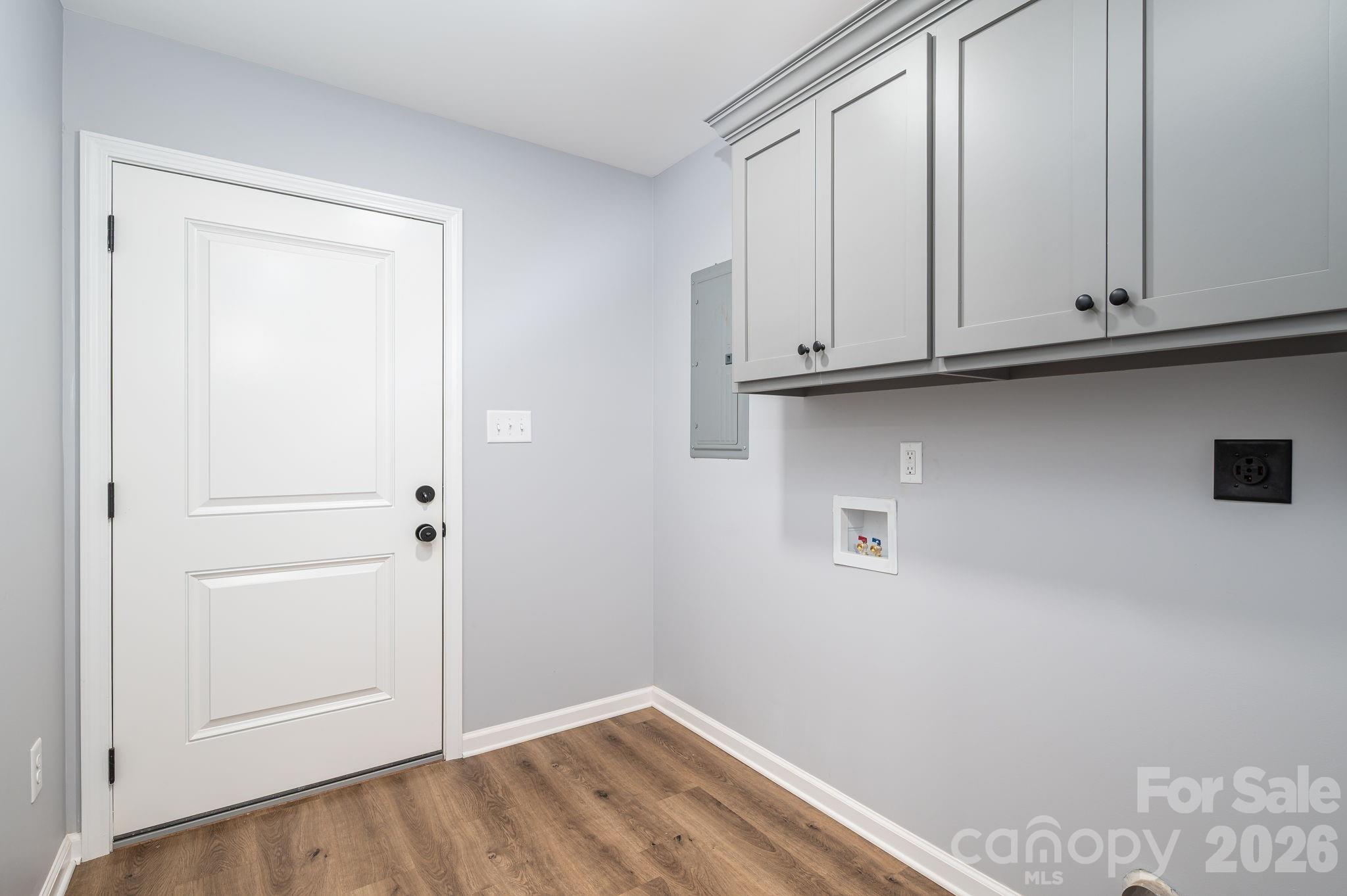 307 Northbrook III School Road — Vale