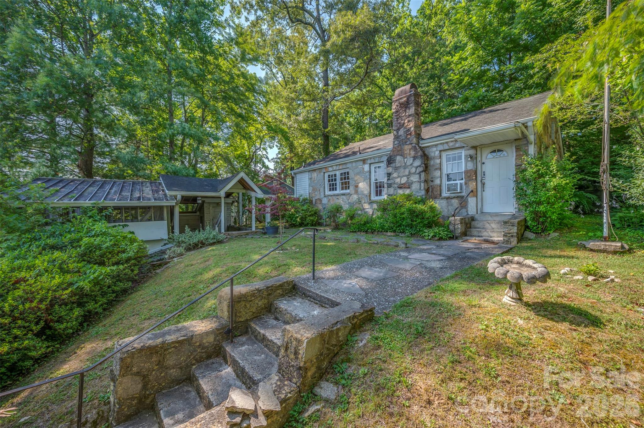 720 Sylvan Boulevard — Hendersonville
