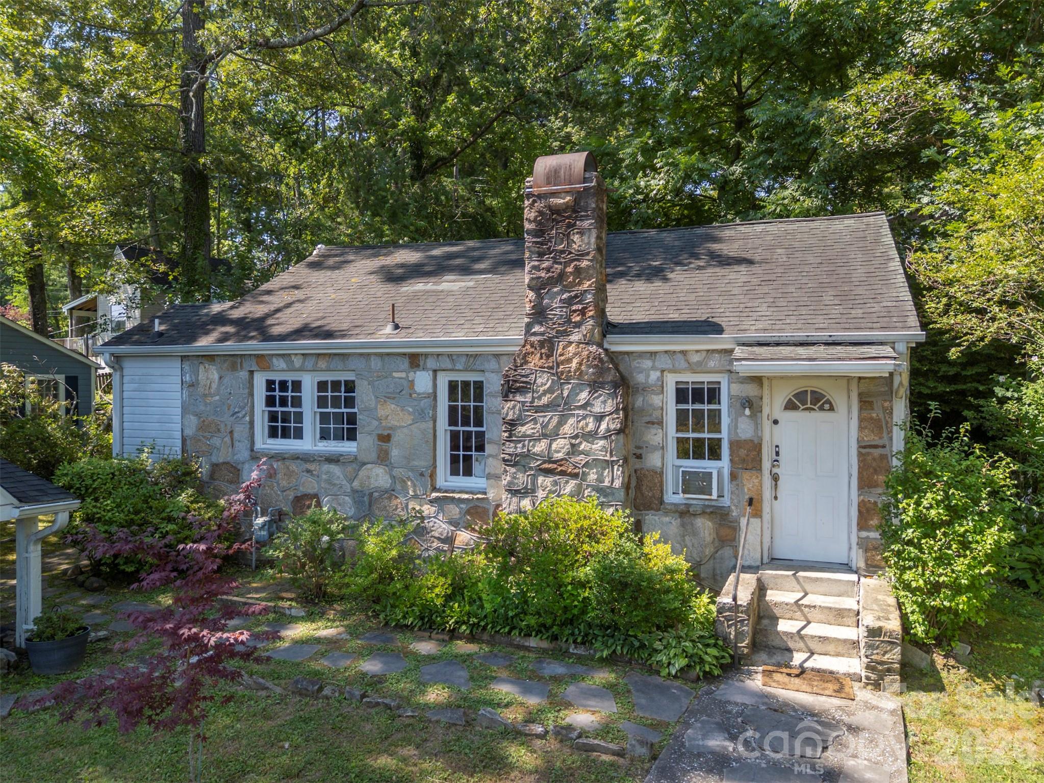 720 Sylvan Boulevard — Hendersonville