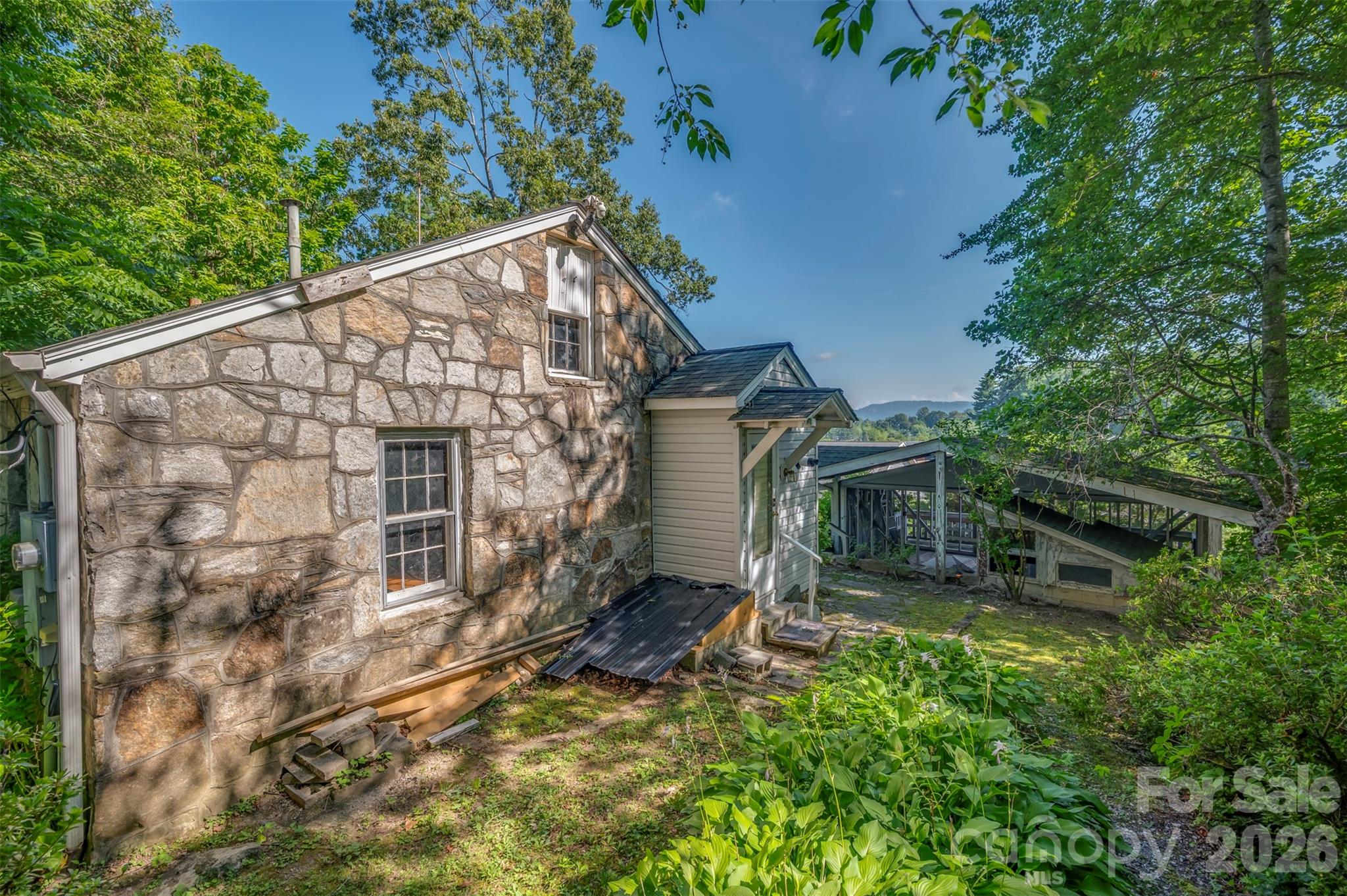 720 Sylvan Boulevard — Hendersonville