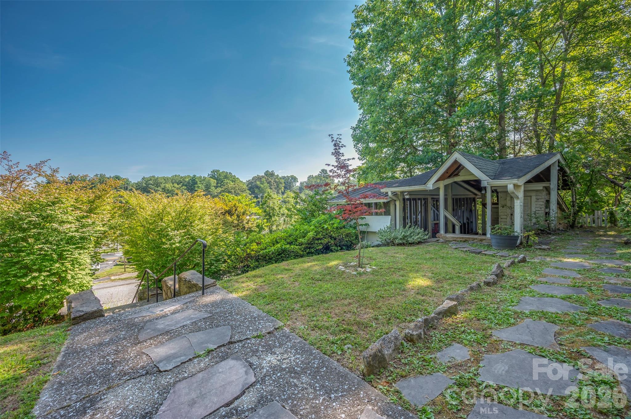 720 Sylvan Boulevard — Hendersonville