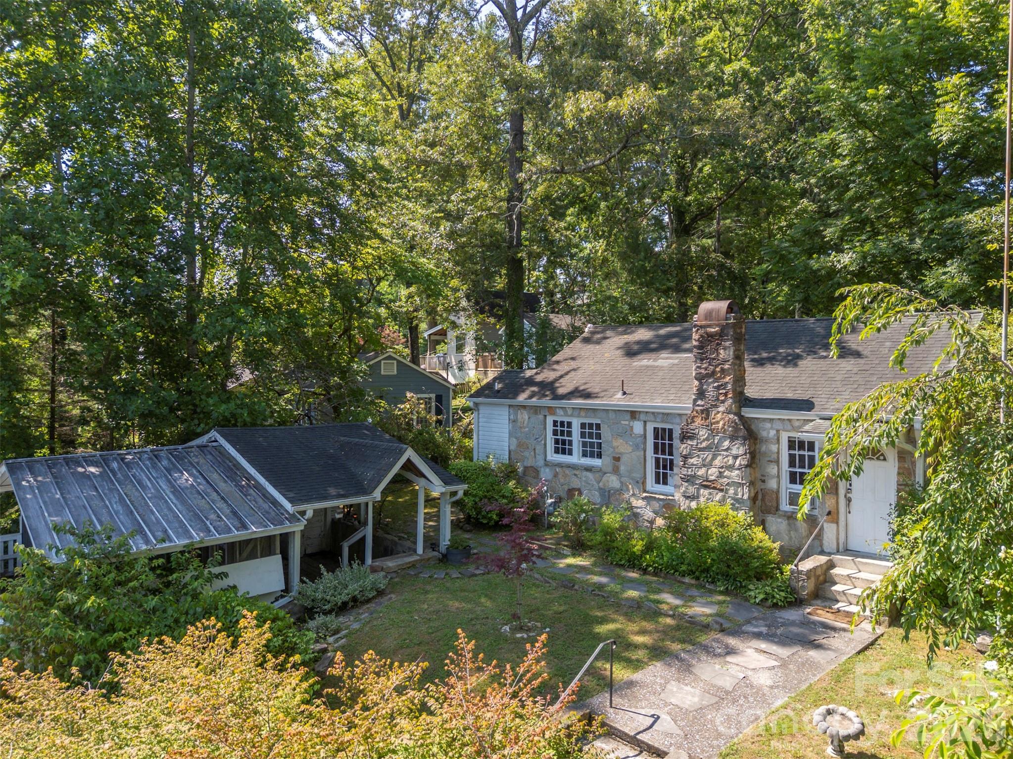 720 Sylvan Boulevard — Hendersonville