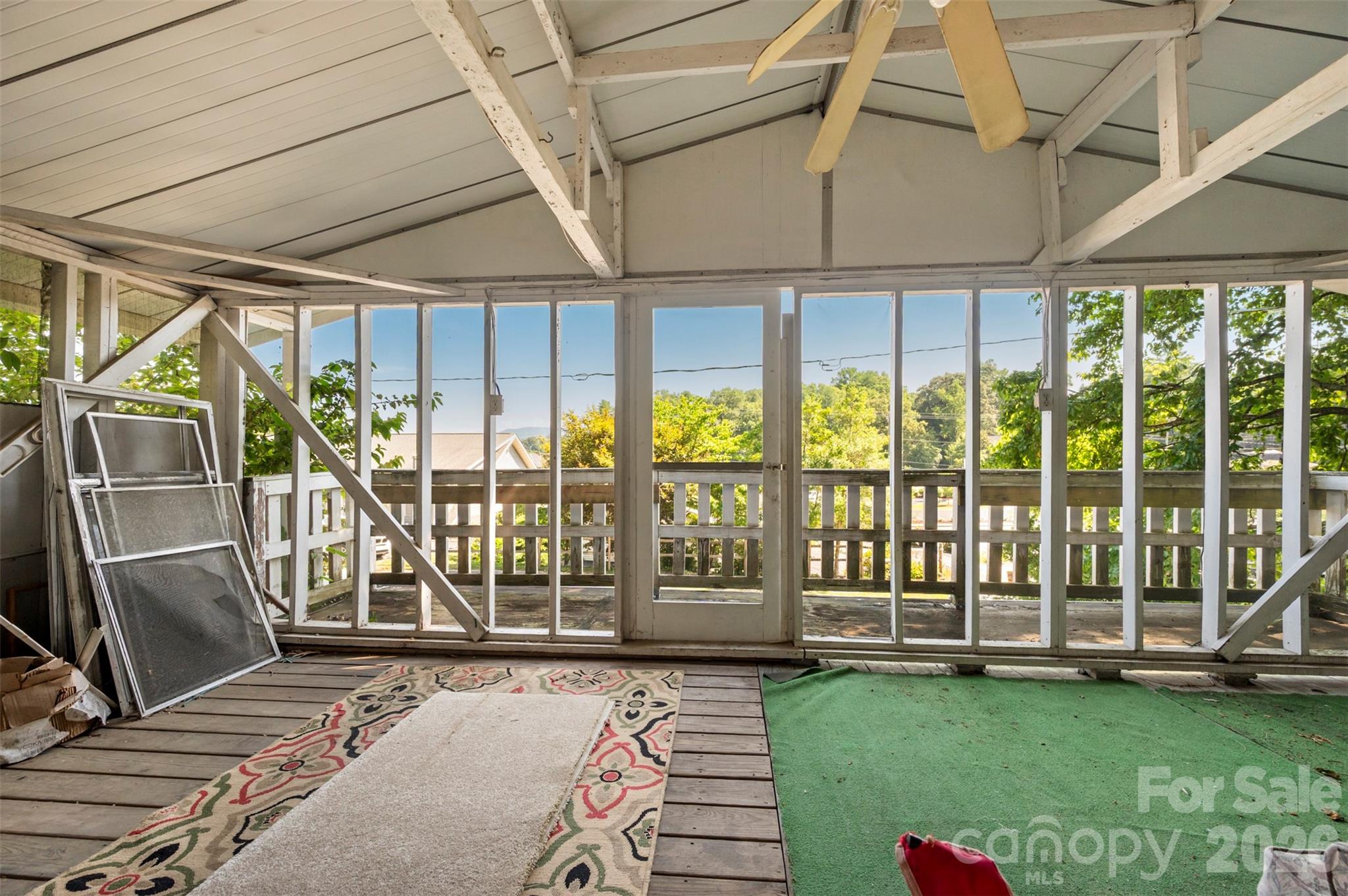720 Sylvan Boulevard — Hendersonville