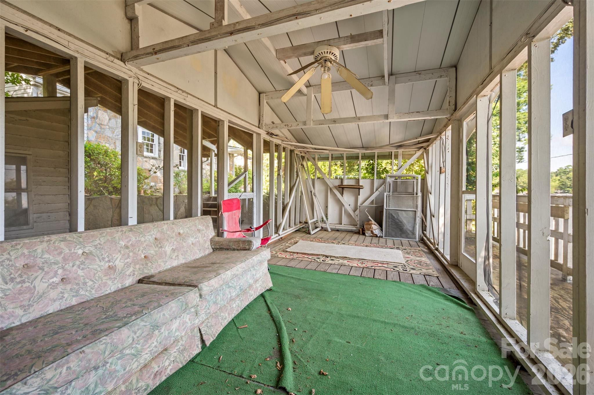 720 Sylvan Boulevard — Hendersonville
