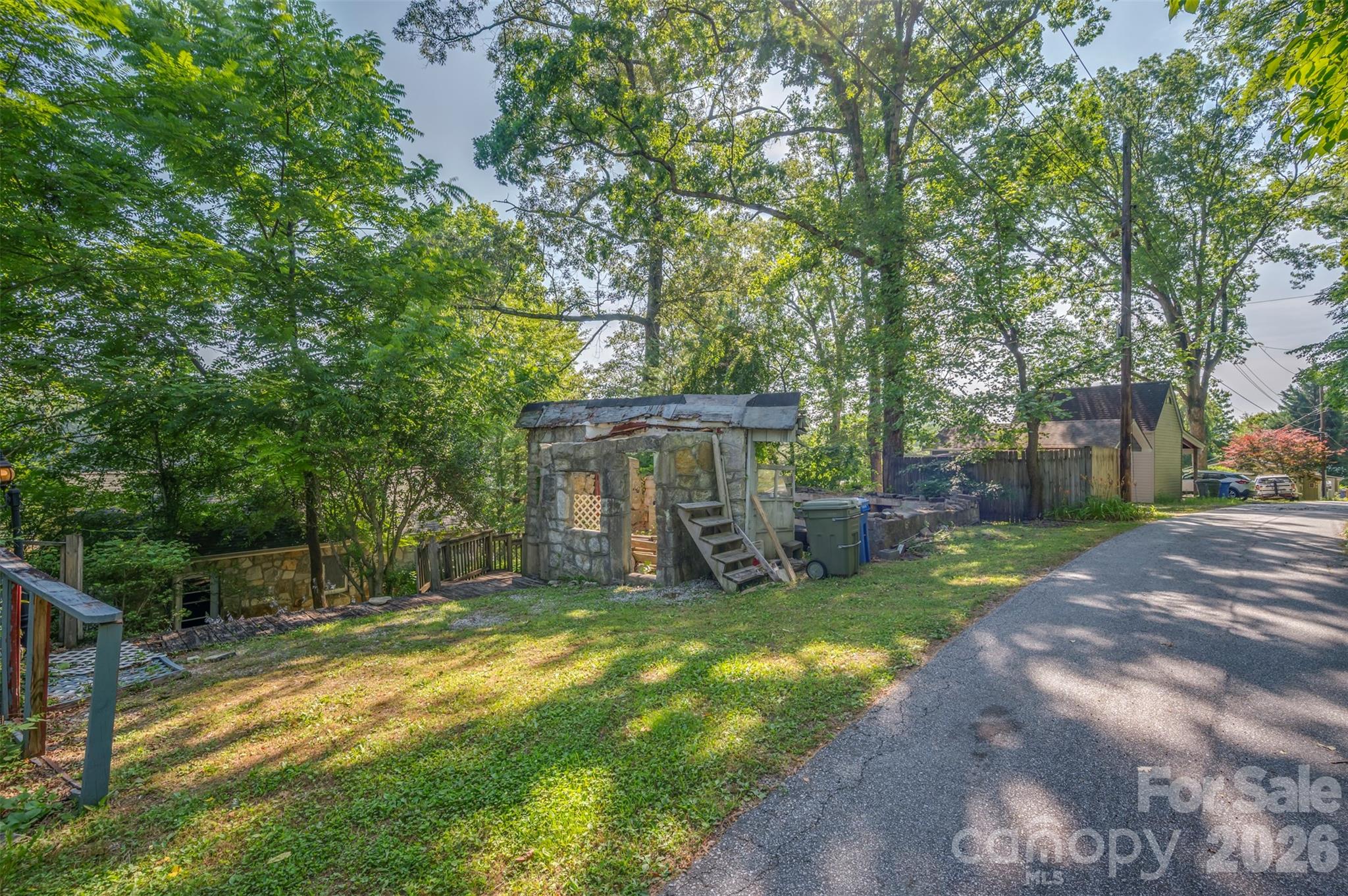 720 Sylvan Boulevard — Hendersonville
