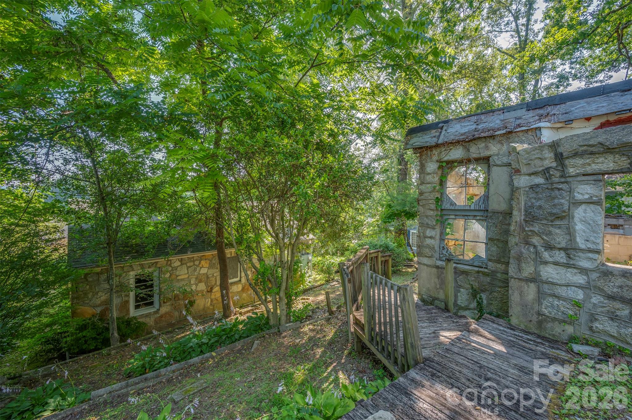 720 Sylvan Boulevard — Hendersonville