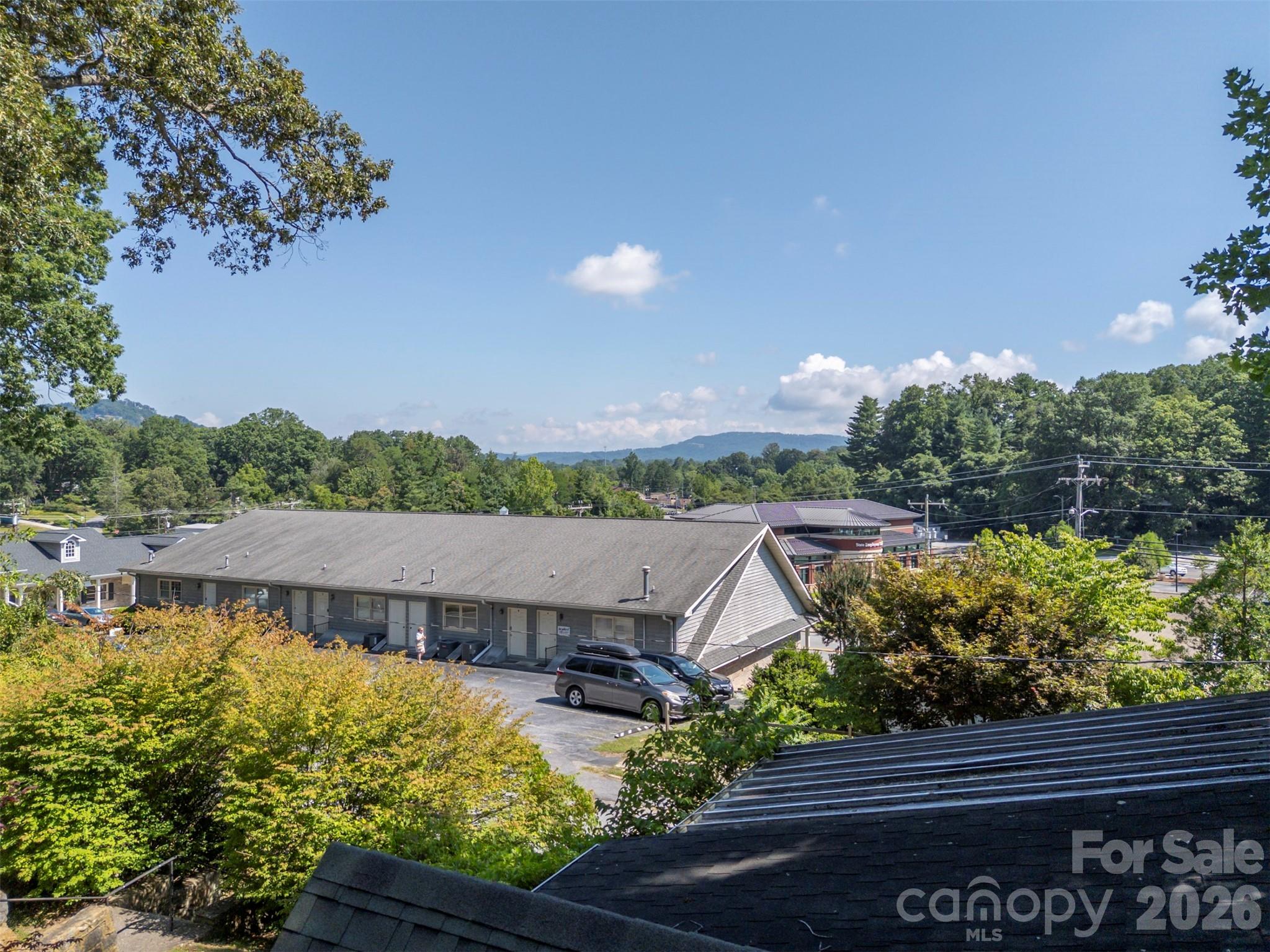 720 Sylvan Boulevard — Hendersonville