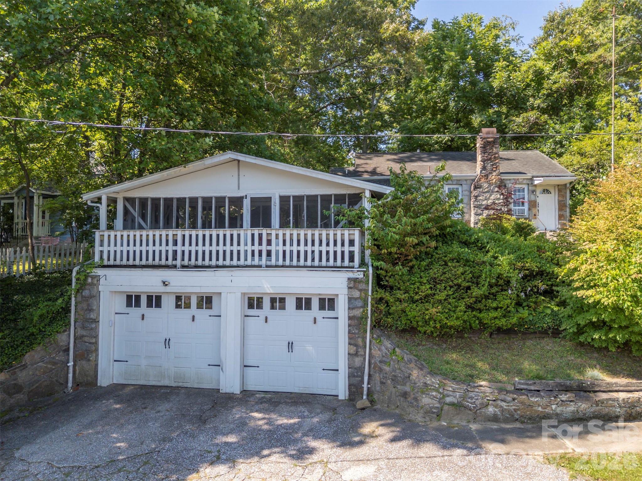 720 Sylvan Boulevard — Hendersonville