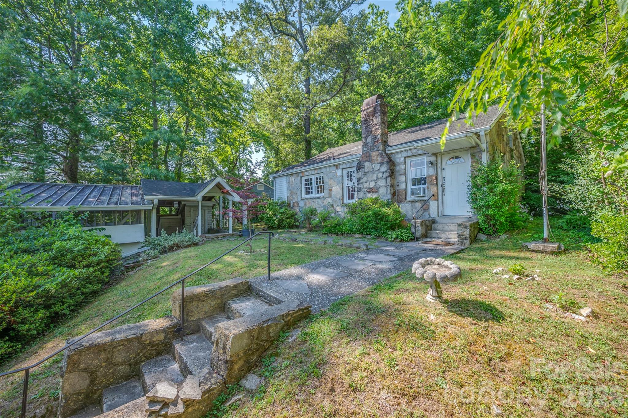 720 Sylvan Boulevard — Hendersonville