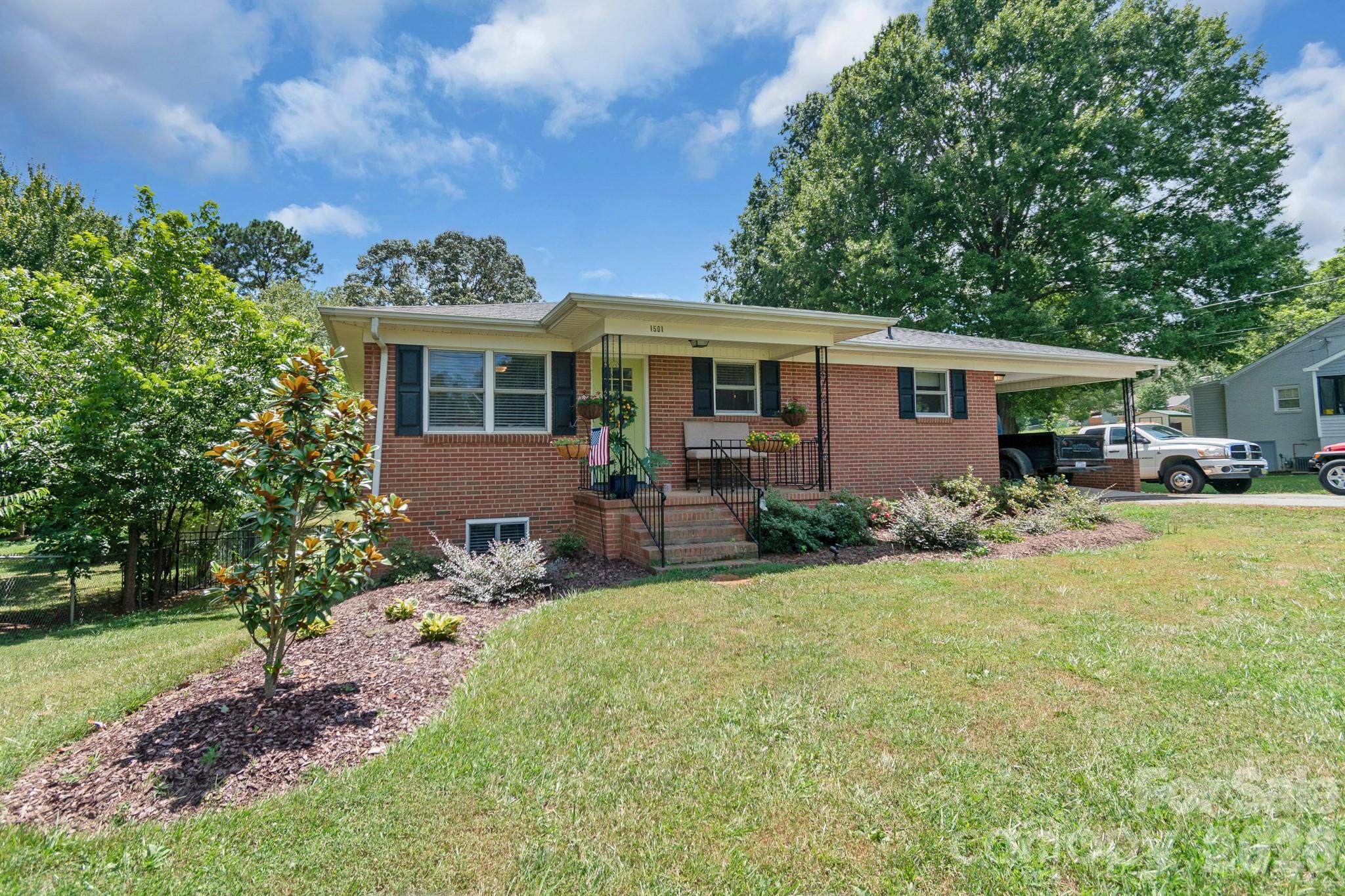 1501 Old Hickory Grove Road — Mount Holly