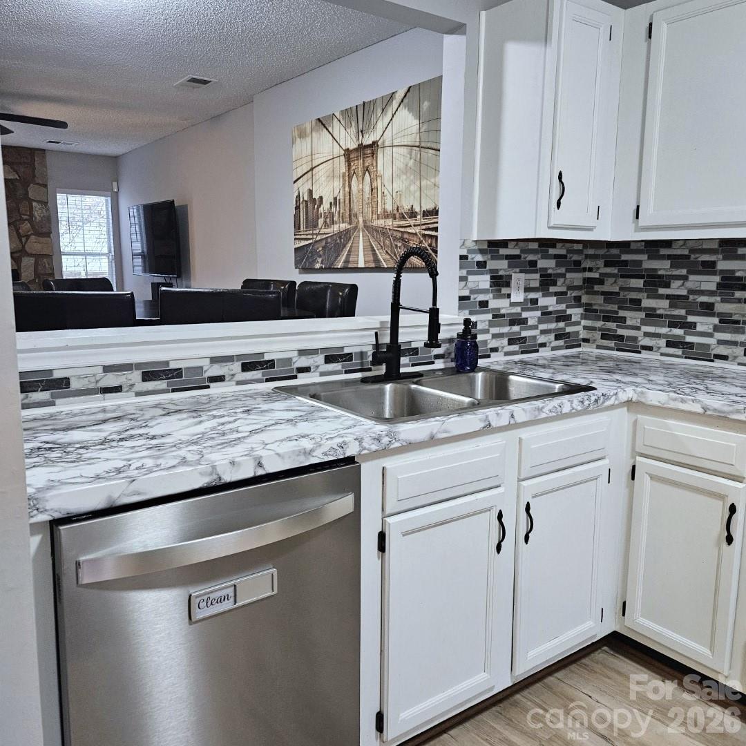 8291 Golf Ridge Drive — Charlotte