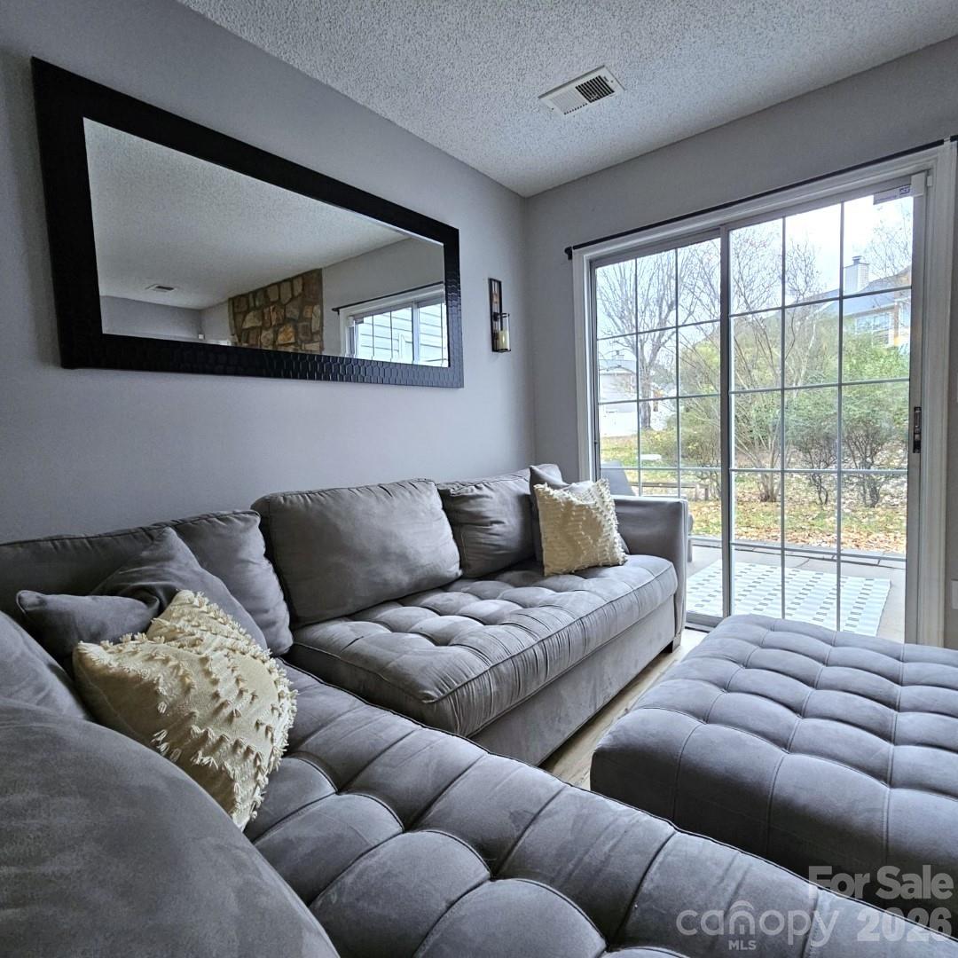 8291 Golf Ridge Drive — Charlotte