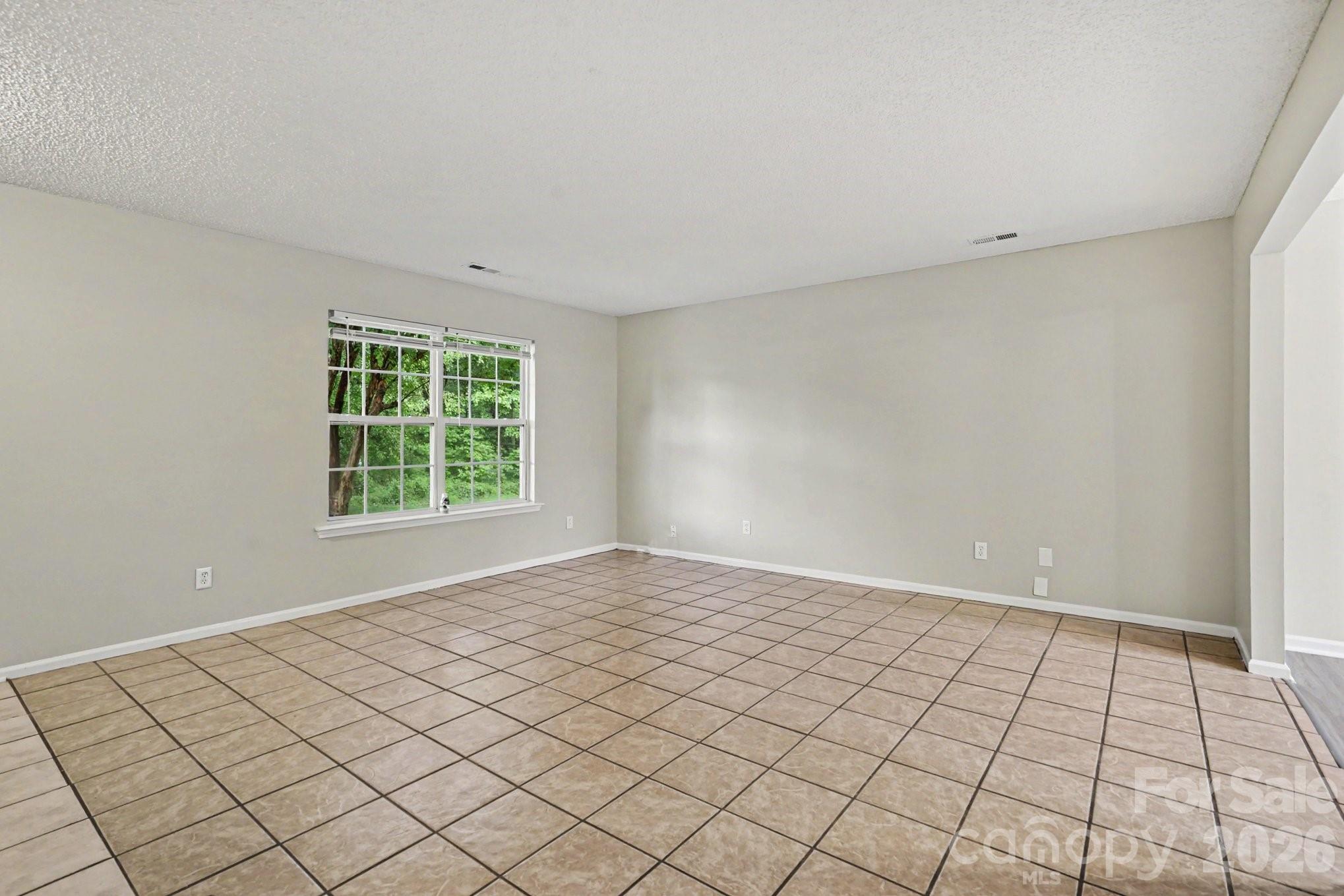 10346 Cannarti Drive — Charlotte