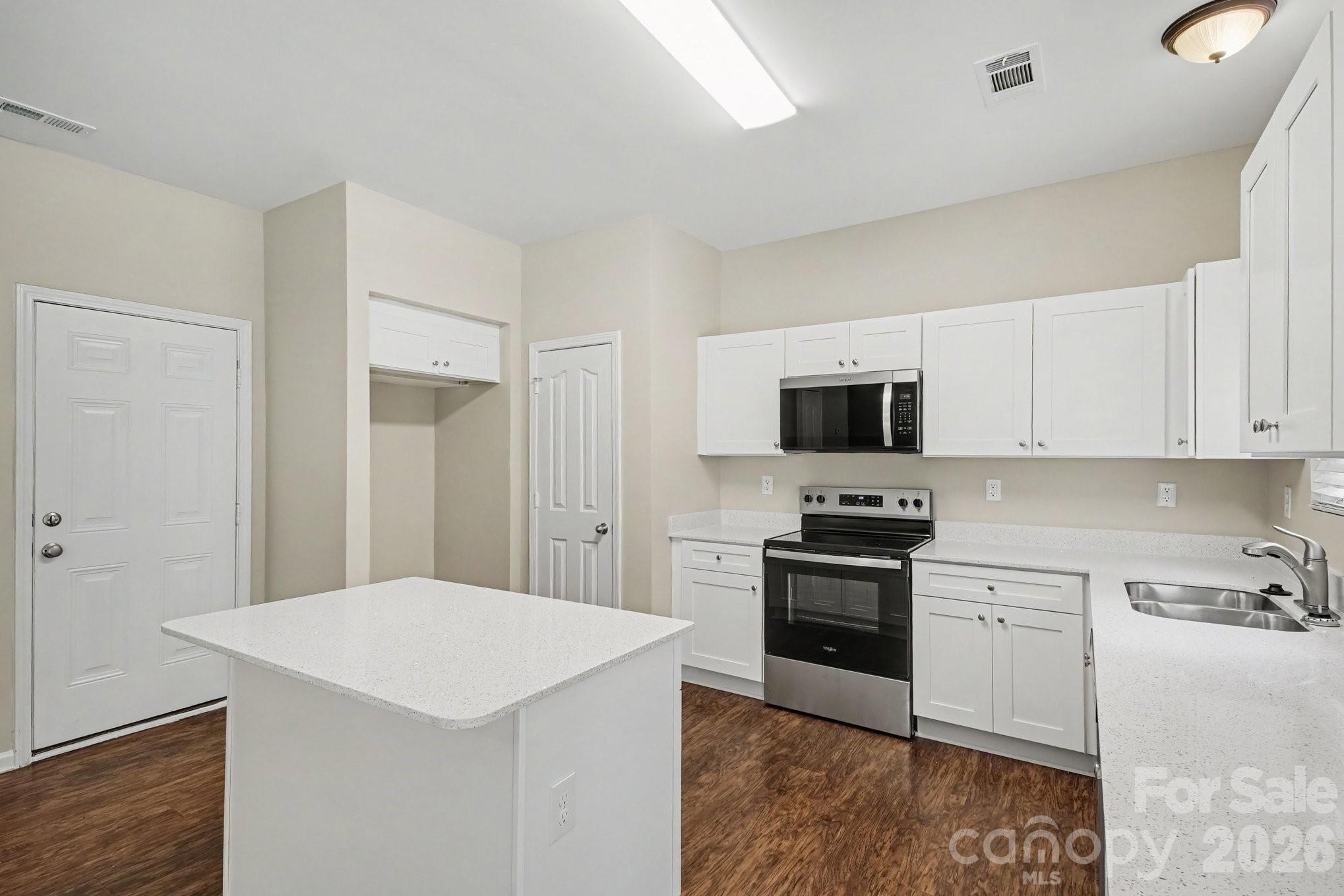 11807 Oak Street — Charlotte