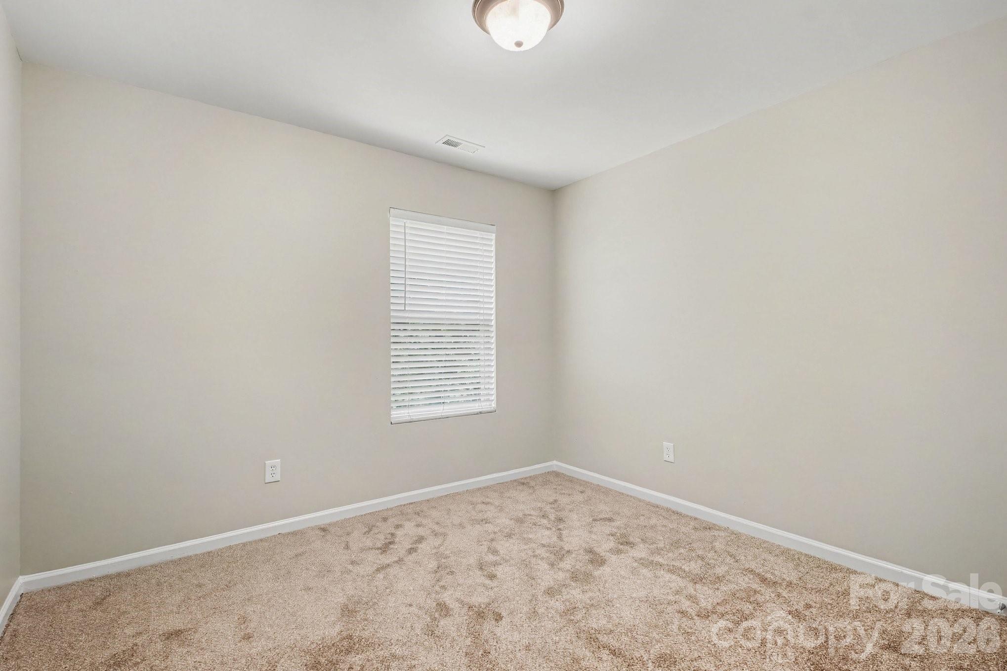 11807 Oak Street — Charlotte