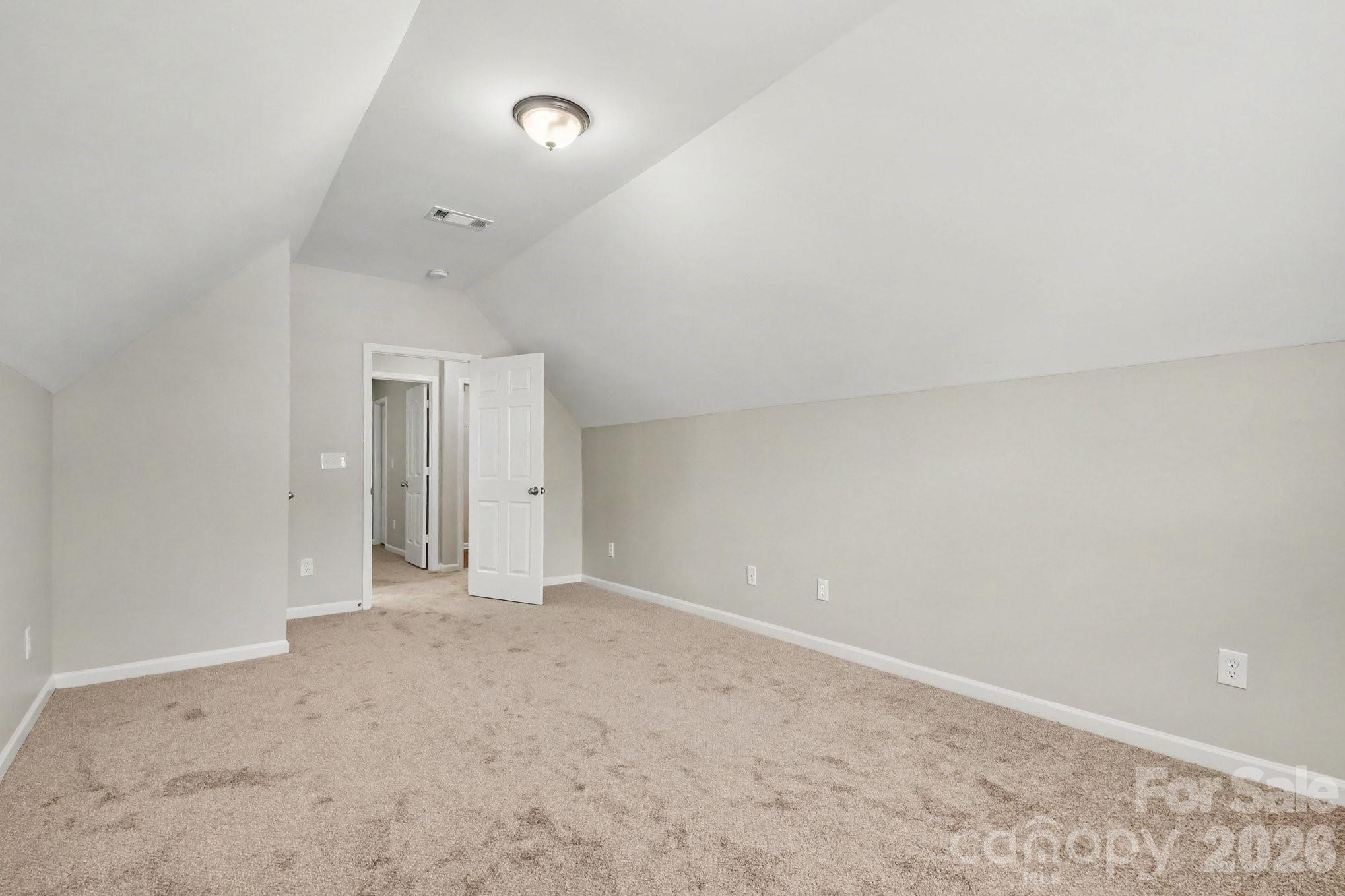 11807 Oak Street — Charlotte