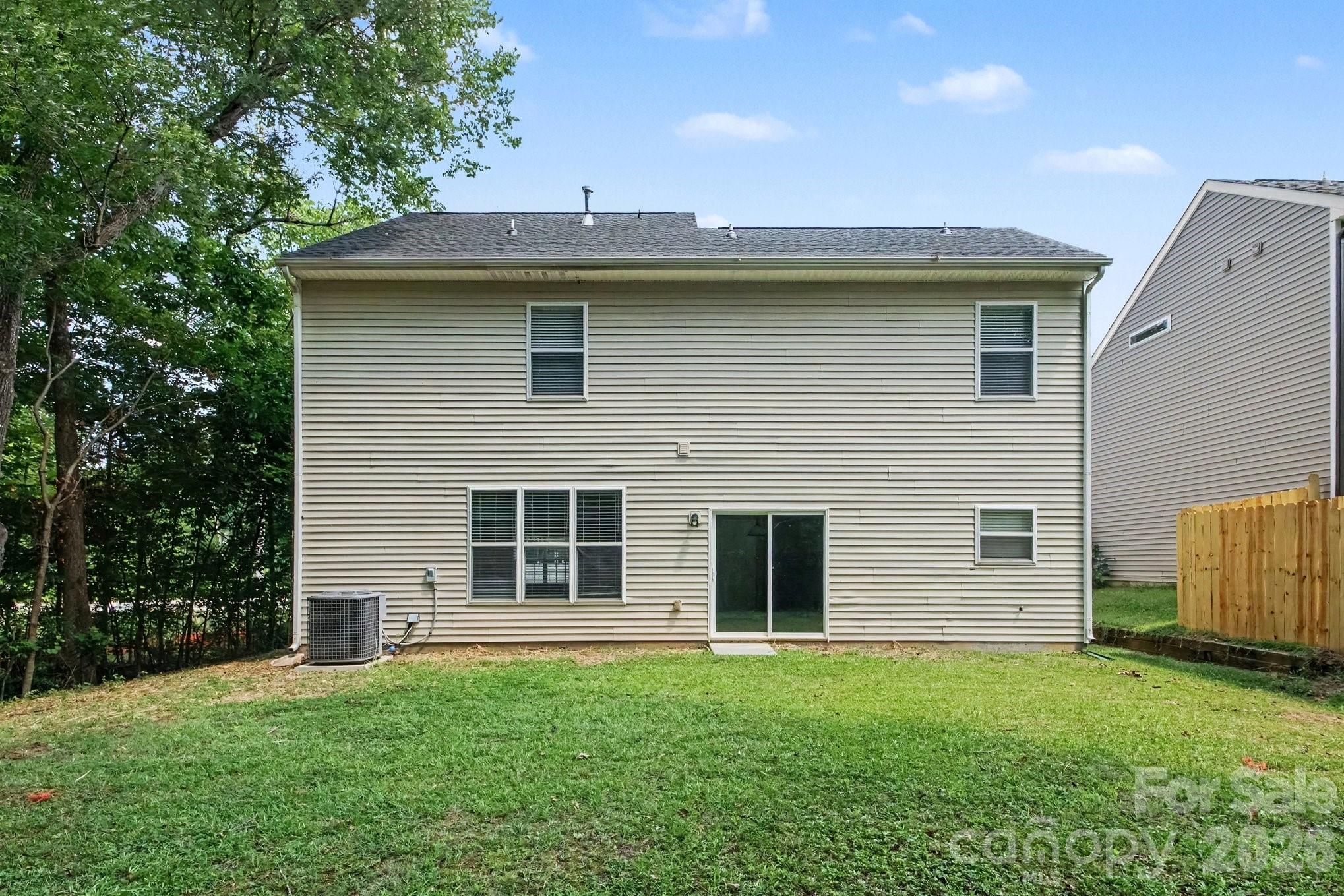 11807 Oak Street — Charlotte