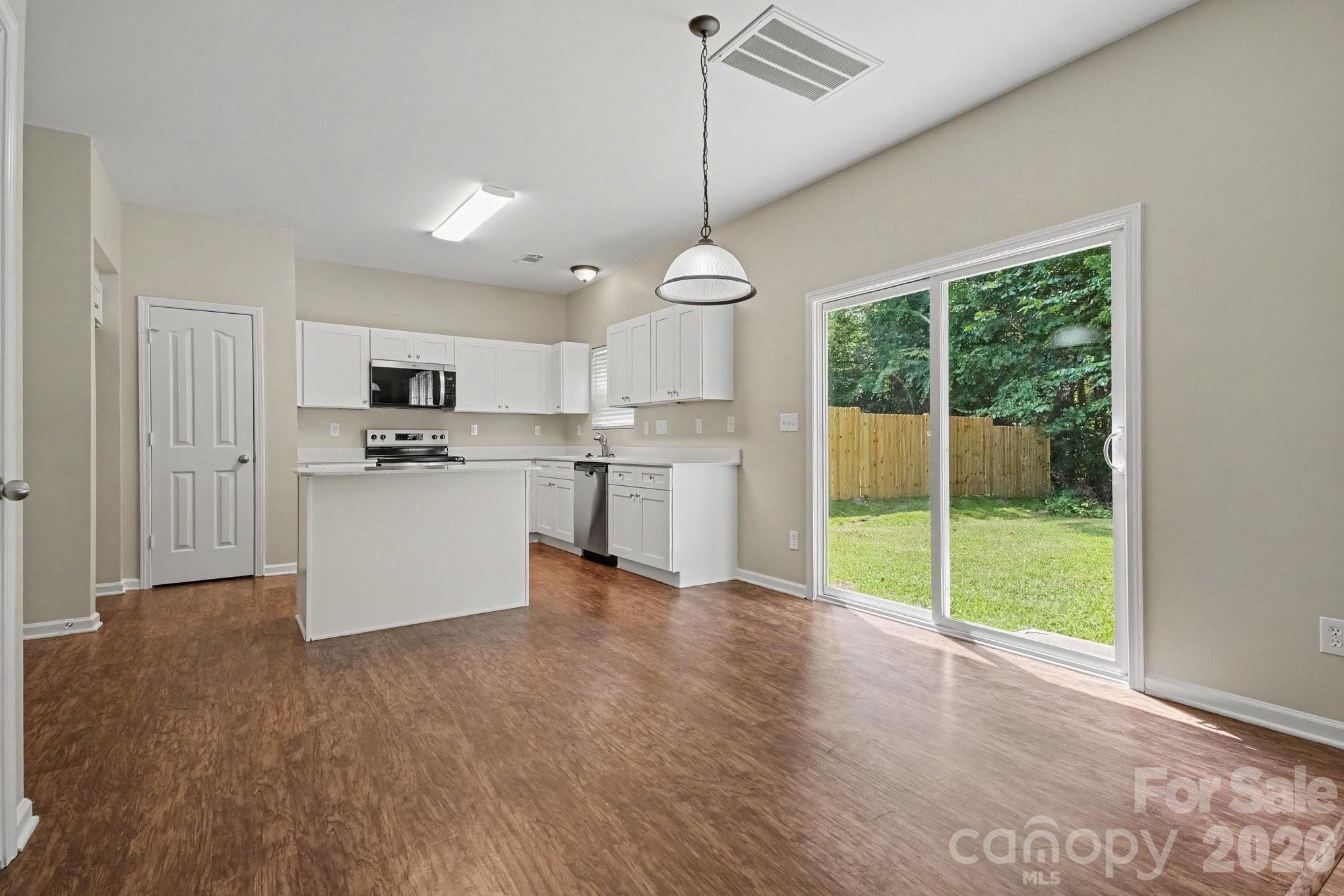 11807 Oak Street — Charlotte