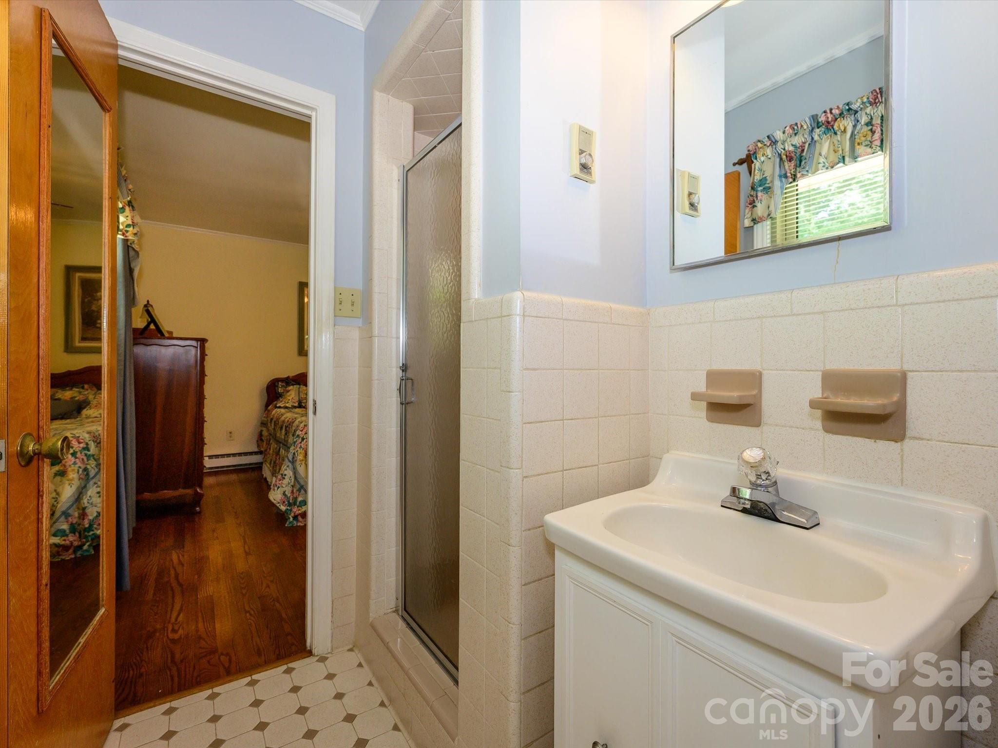 3712 Brookwood Road — Charlotte